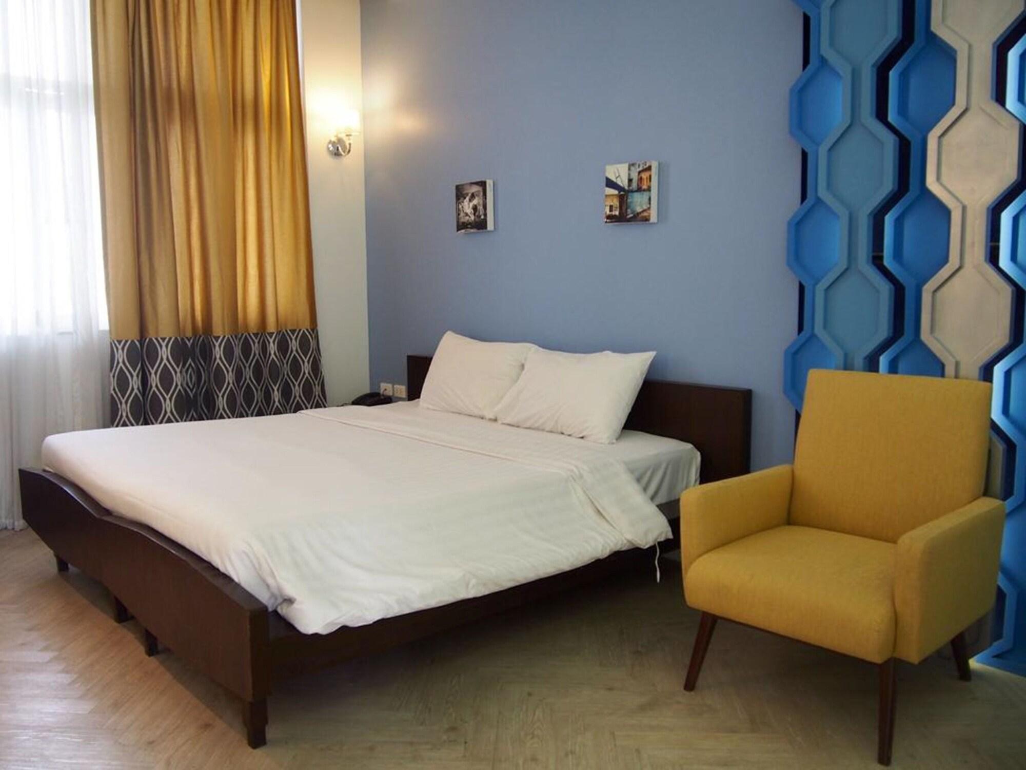 Hotel Retroasis 3*