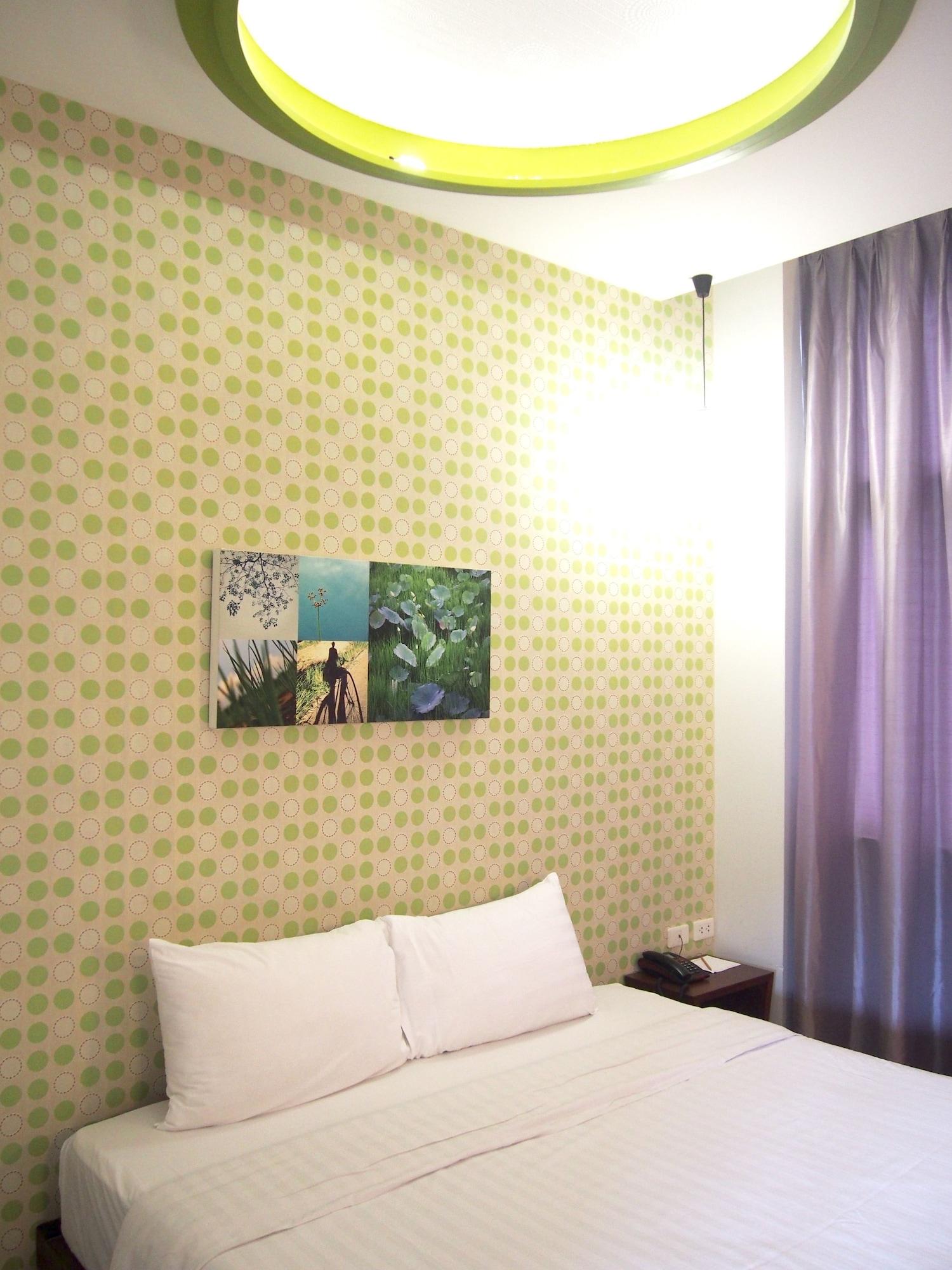 Hotel Retroasis 3*