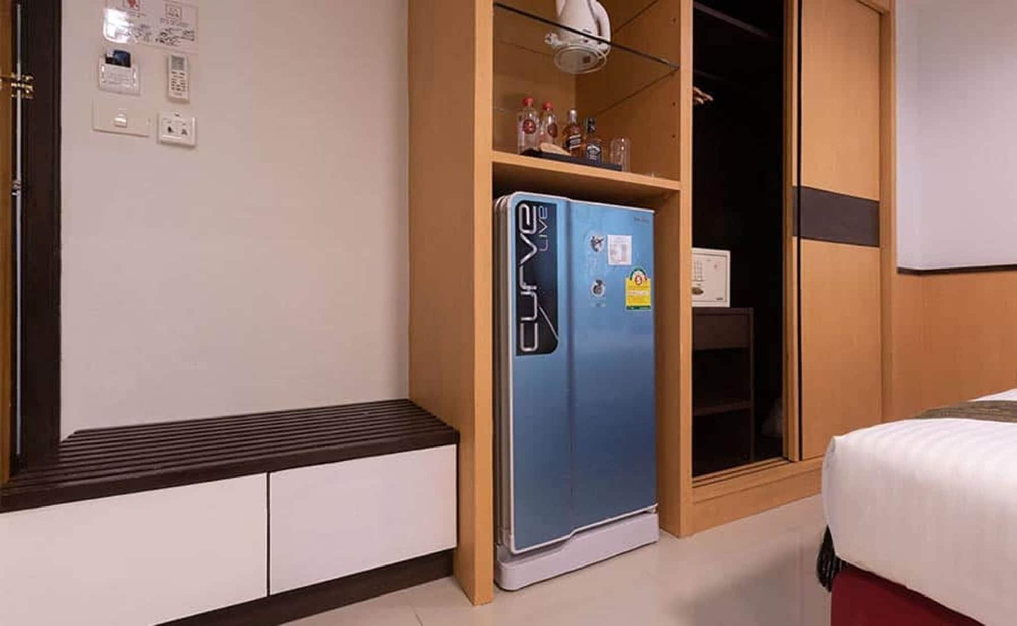 Gusto Pratunam Khách sạn 4*