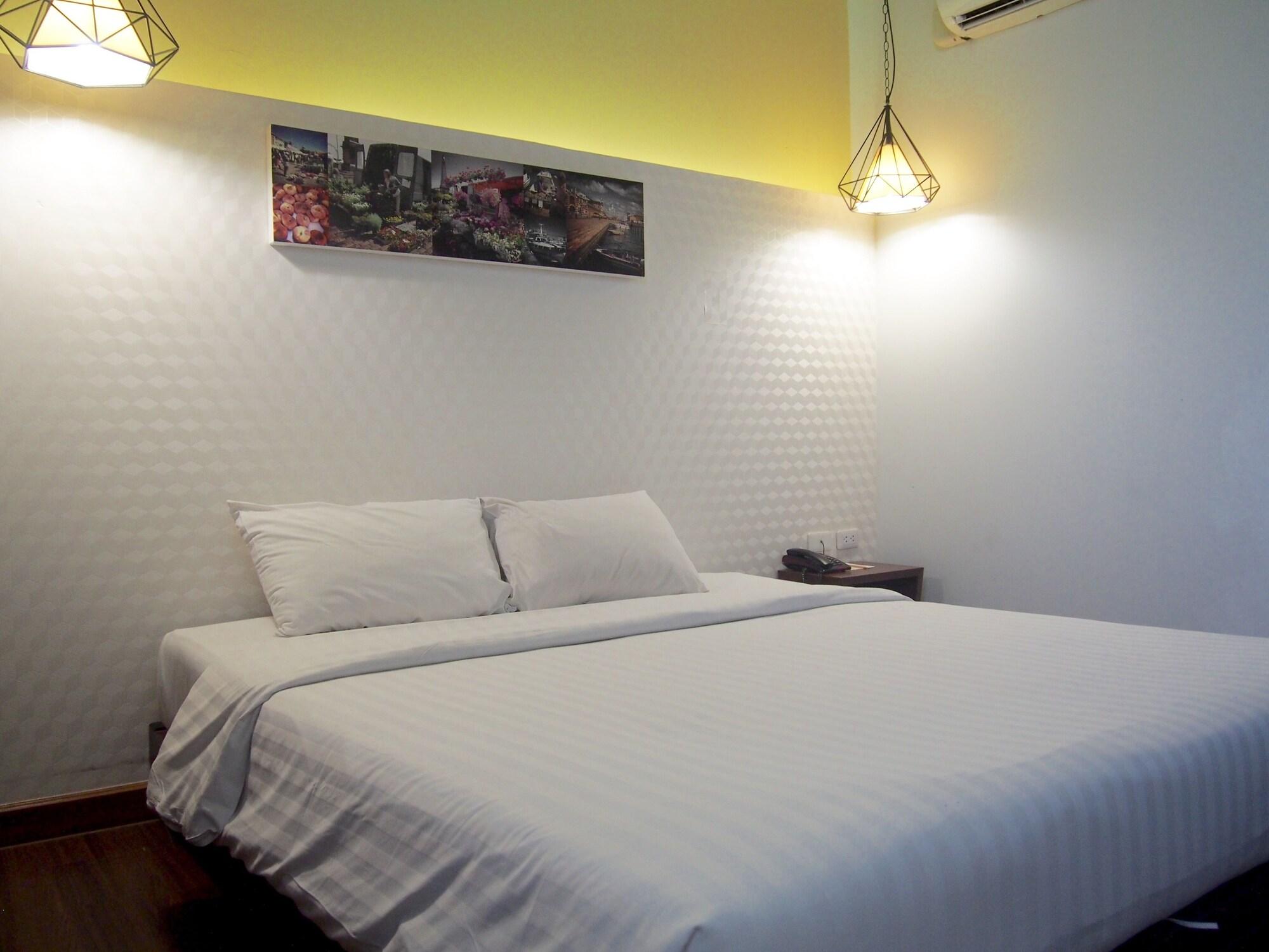 Hotel Retroasis