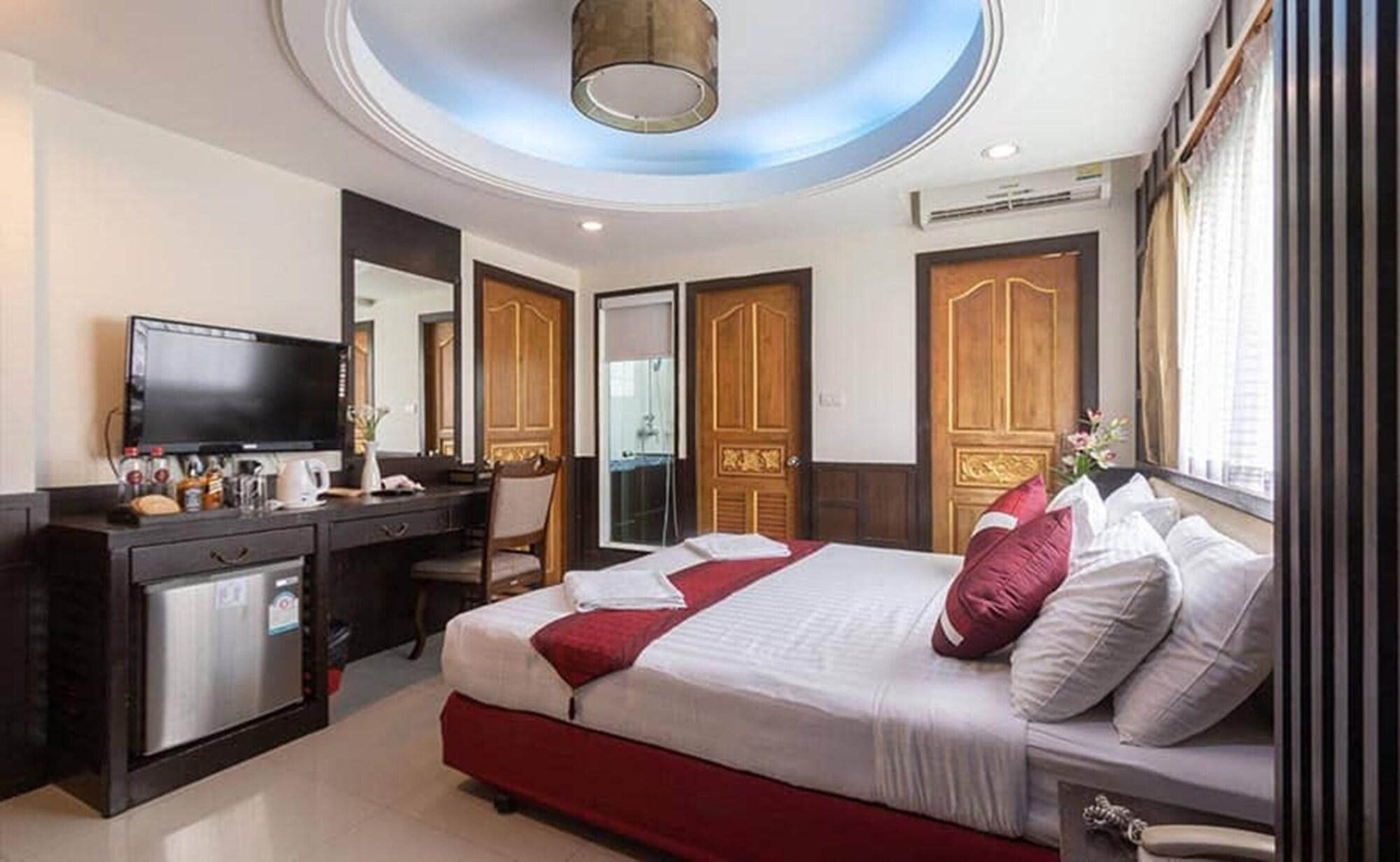 Gusto Pratunam Khách sạn 4*