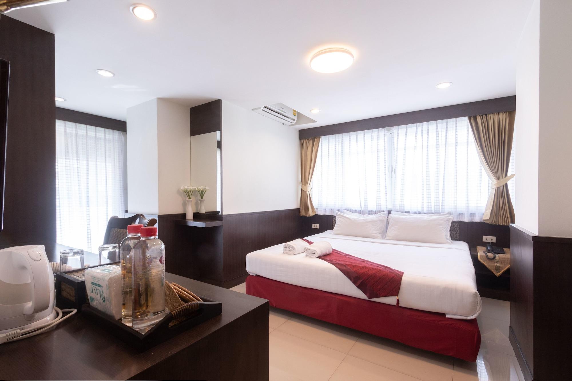 Gusto Pratunam Khách sạn 4*
