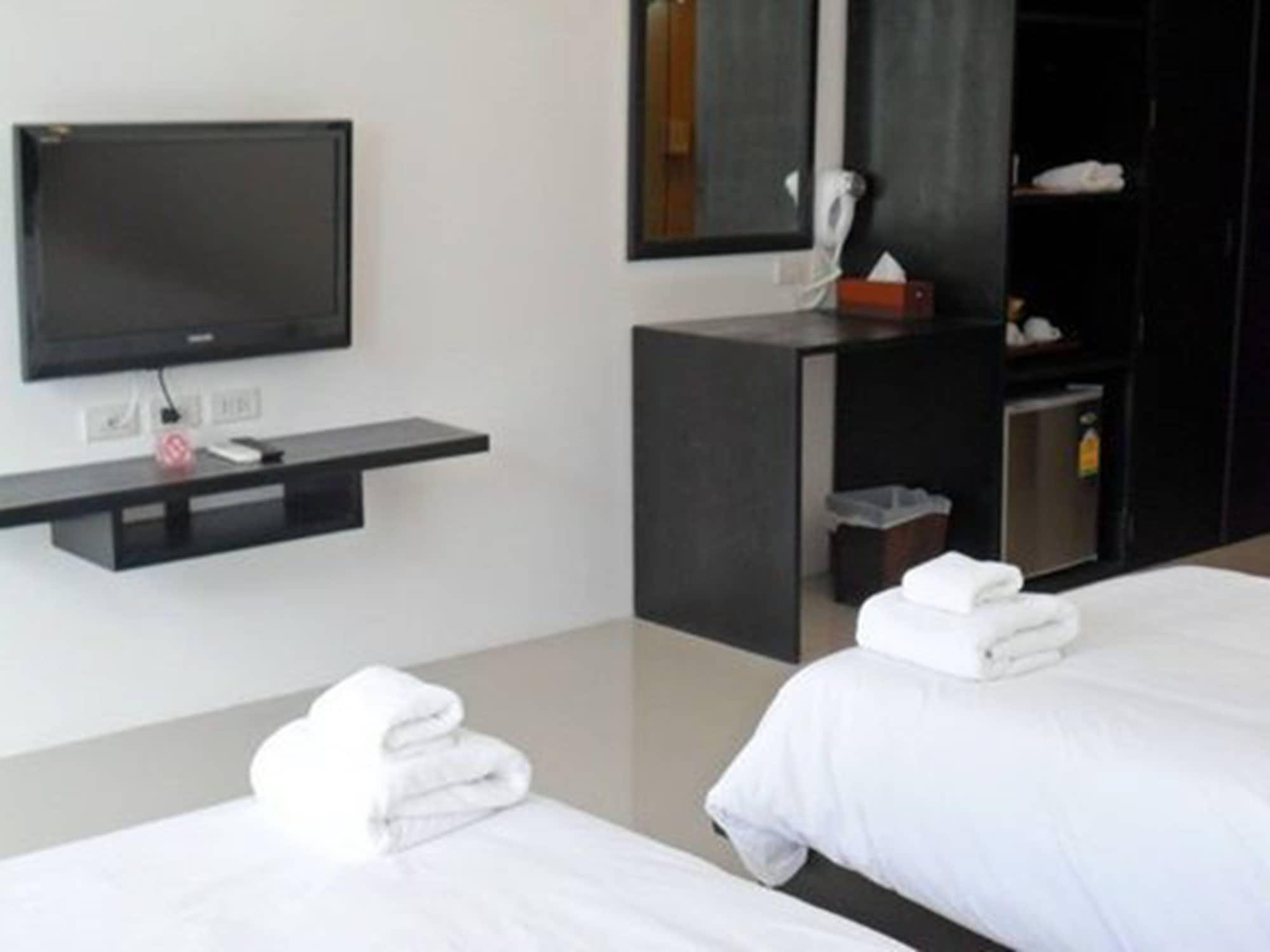 Bs Premier Airport Hotel