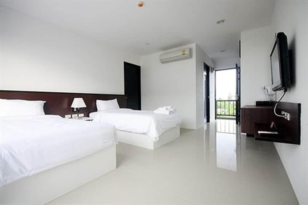 Hotel Bs Premier Airport 3*