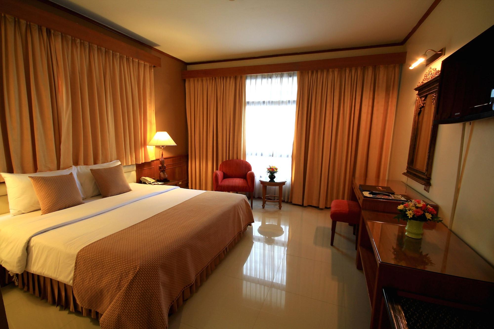 Pinnacle Lumpinee Park Hotell