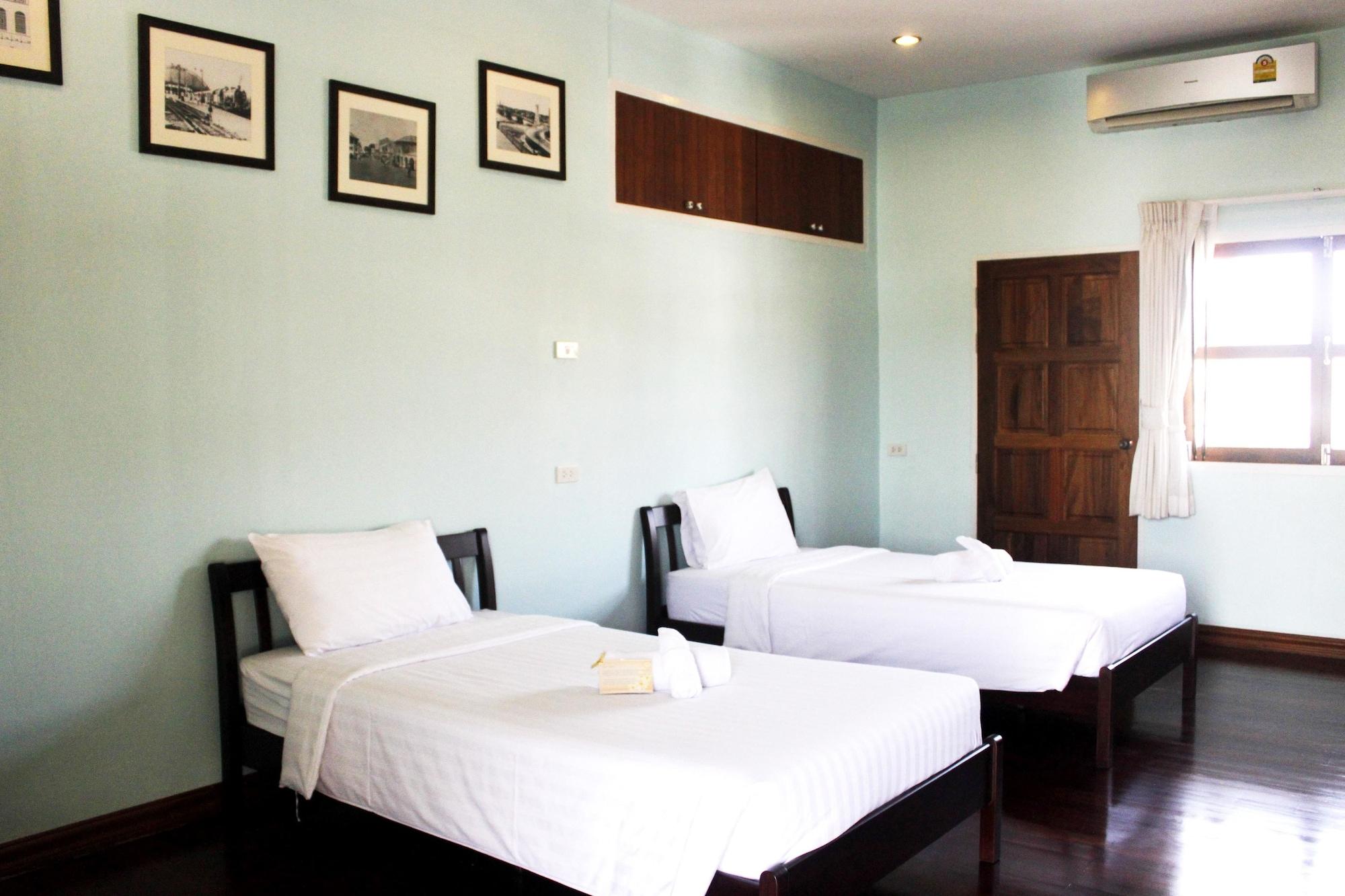Feung Nakorn Balcony Rooms&cafe 3* Bangkok