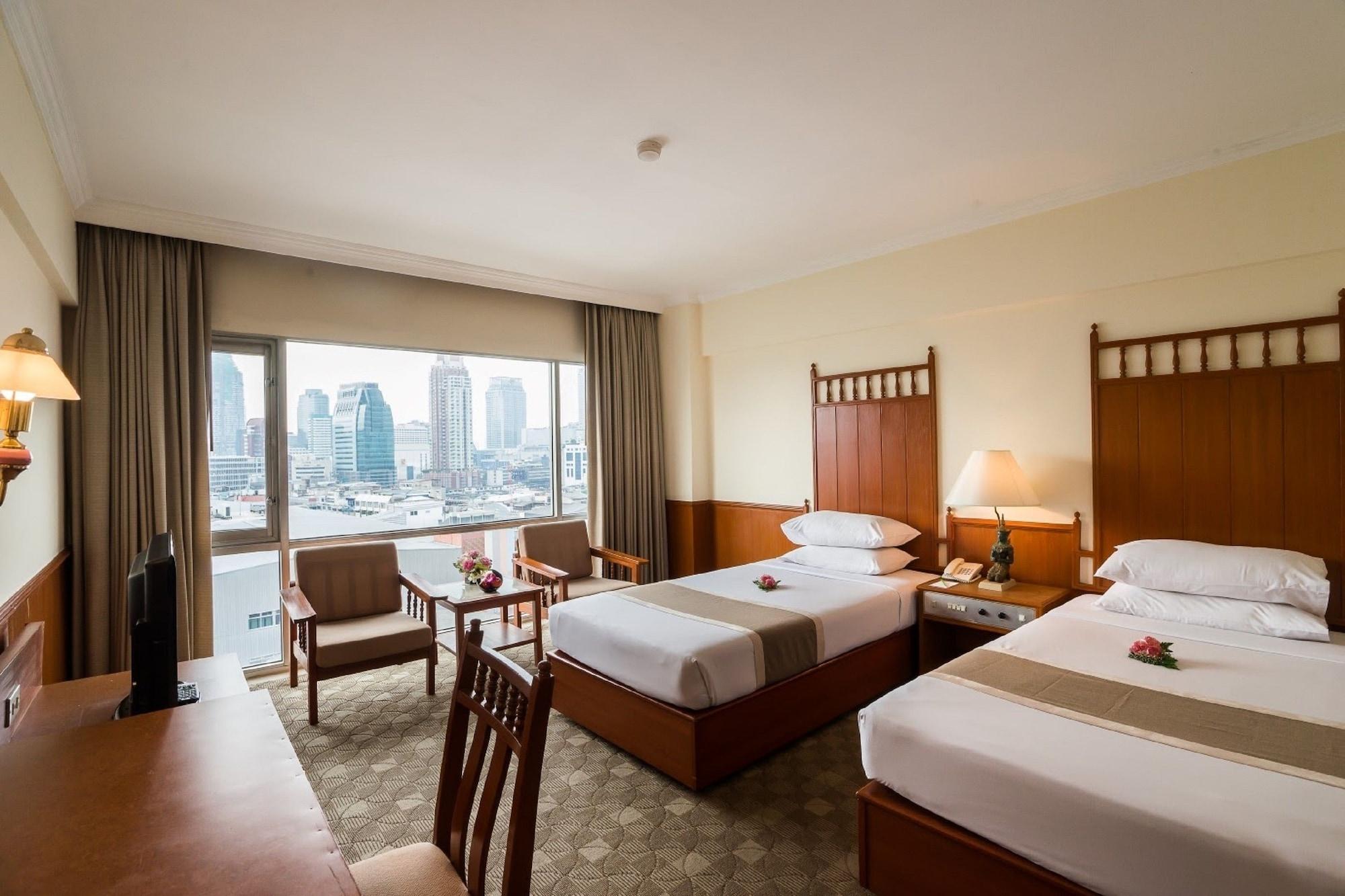 Palace Khách sạn 5*