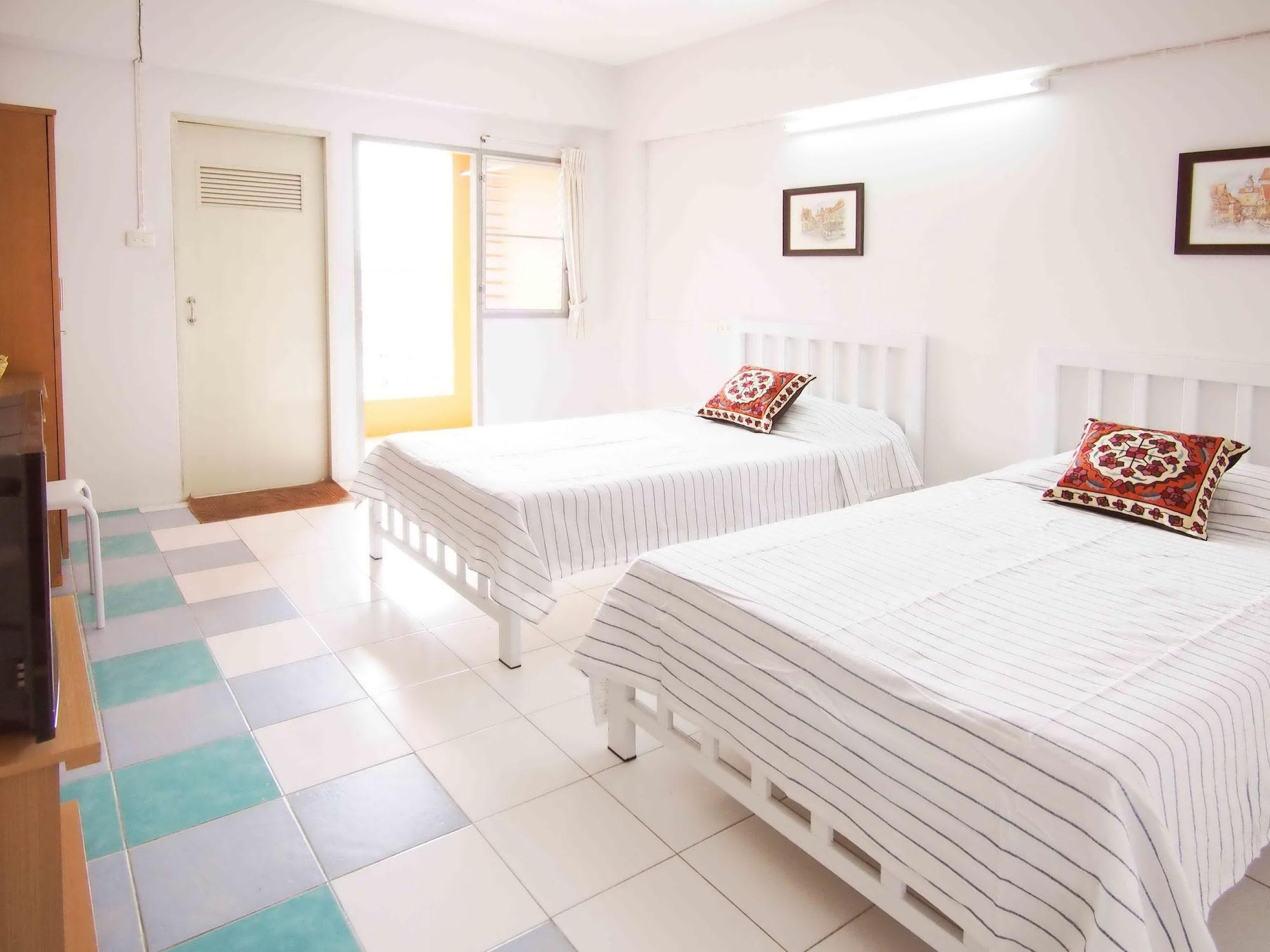 Thanapa Mansion Guest house *