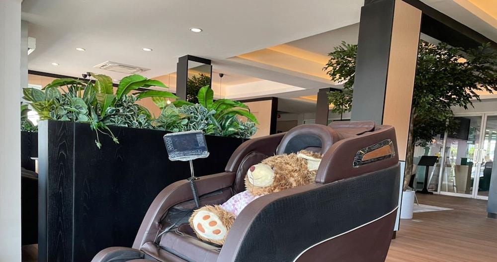 Golden Jade Suvarnabhumi Khách sạn