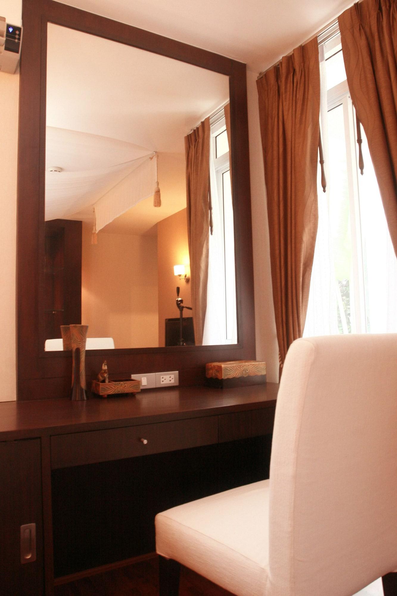 Mirth Sathorn Khách sạn Bangkok
