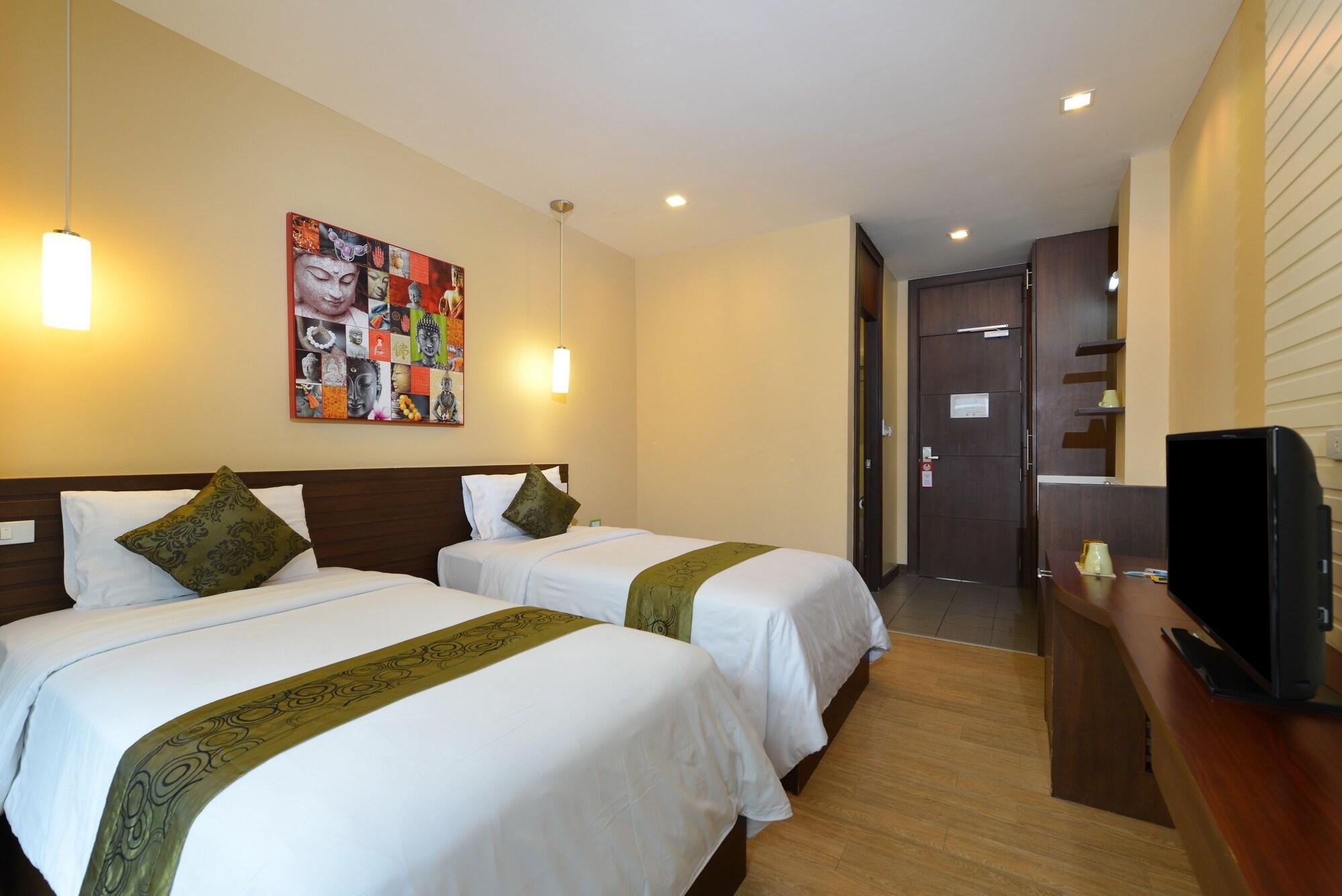 Icheck Silom 3*