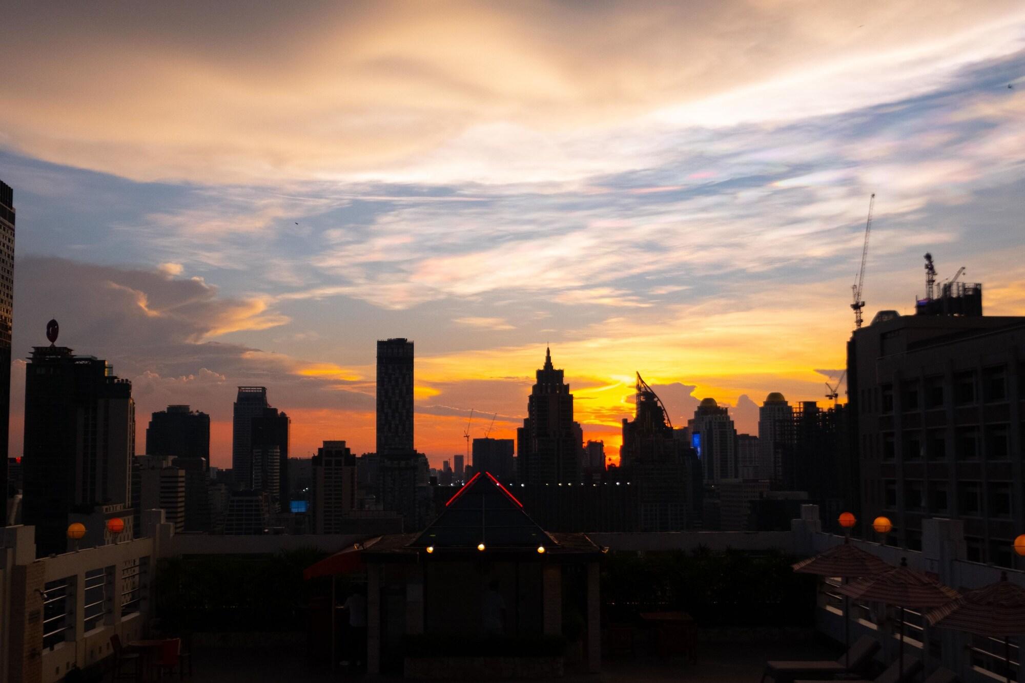 Zenith Sukhumvit Hotel