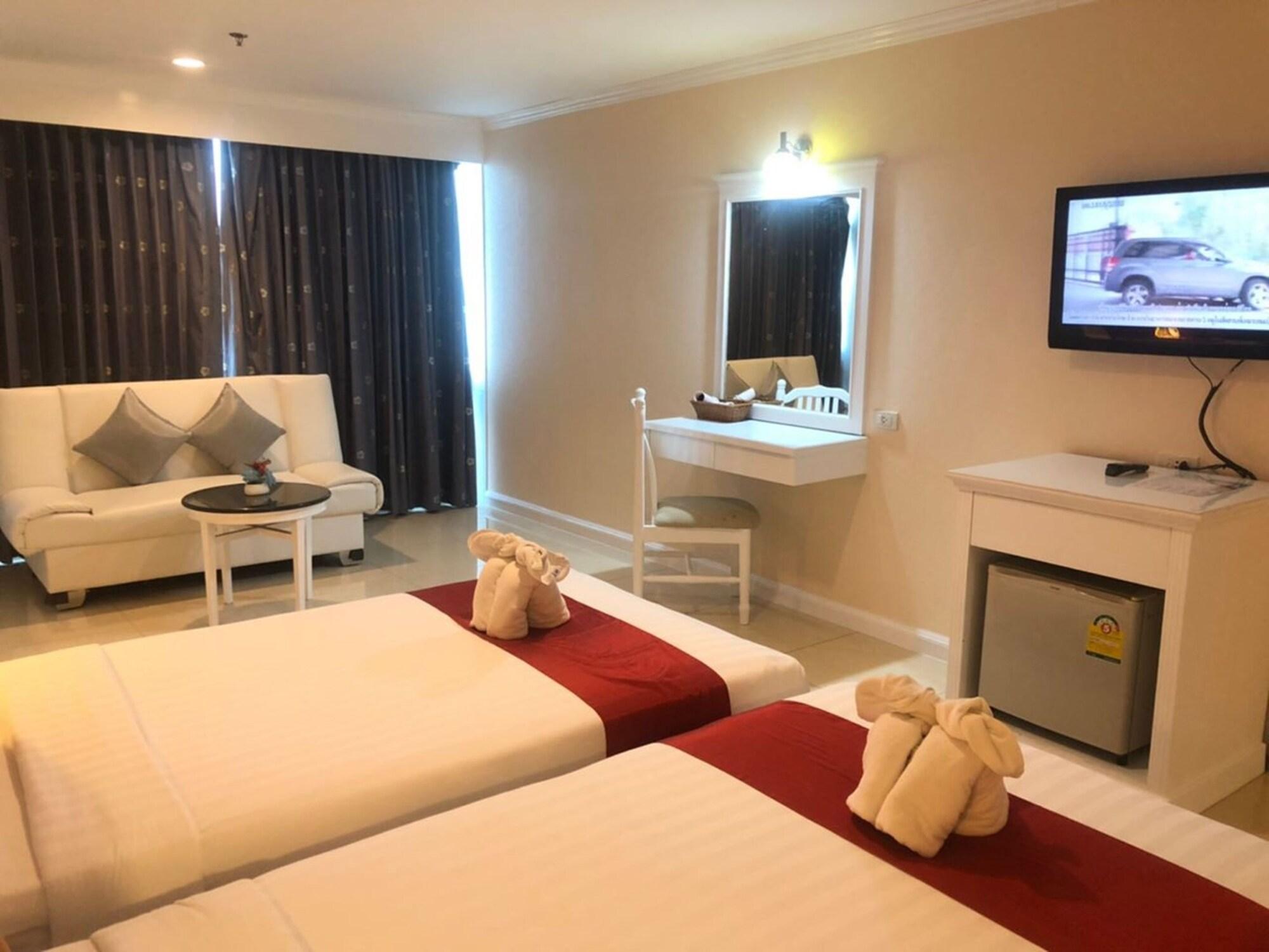 Bay Srinakarin Hotel 4*