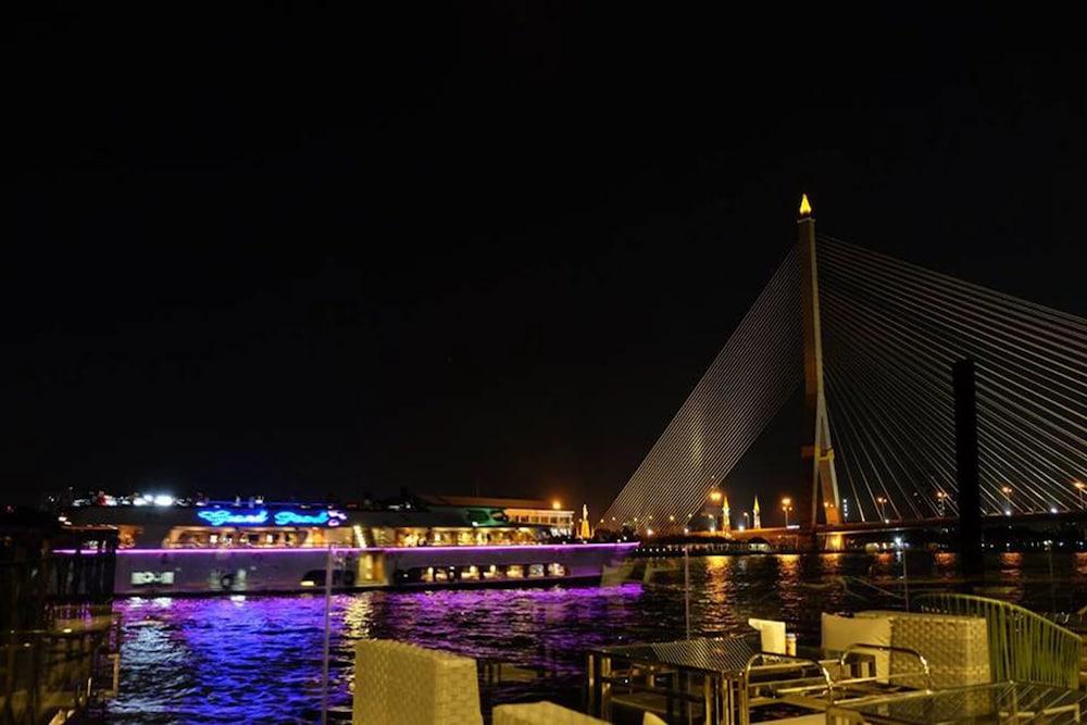 Khách sạn V Varee Bangkok