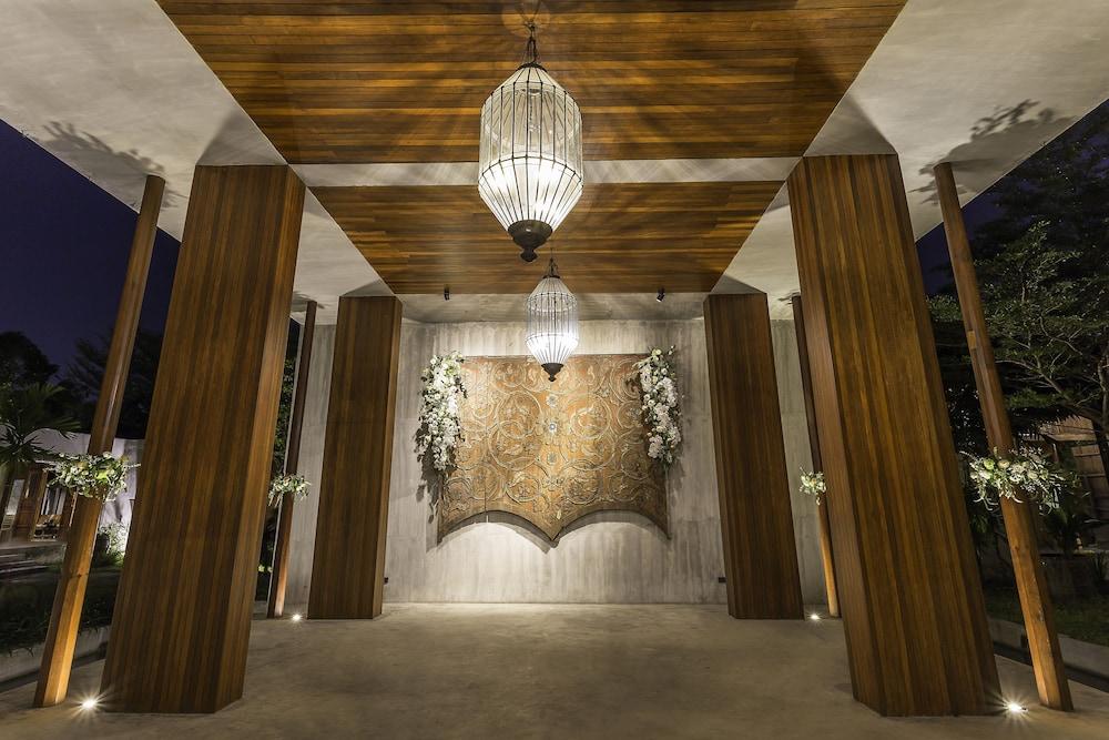Into The Forest Hotel