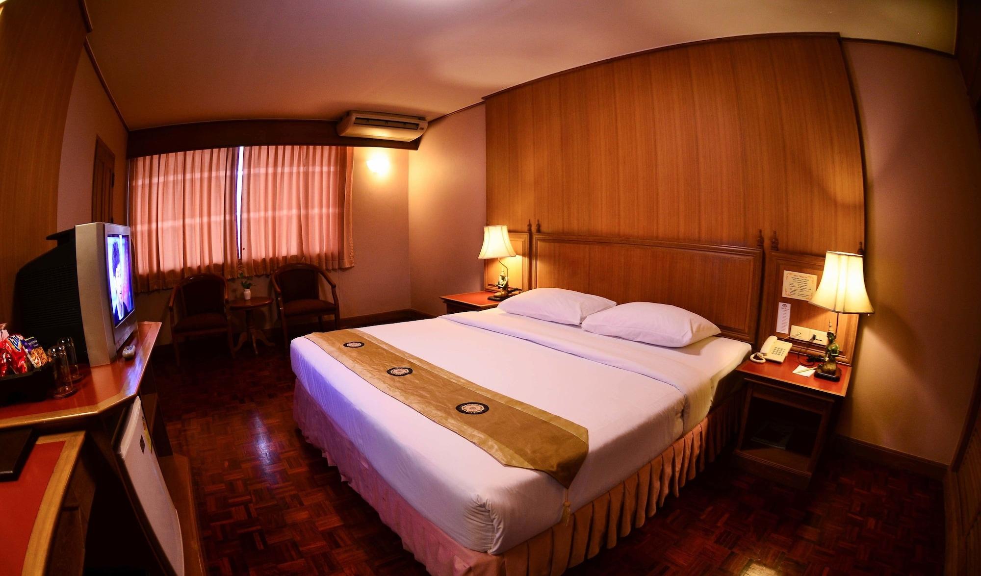 Silom Village 3* Bangkok