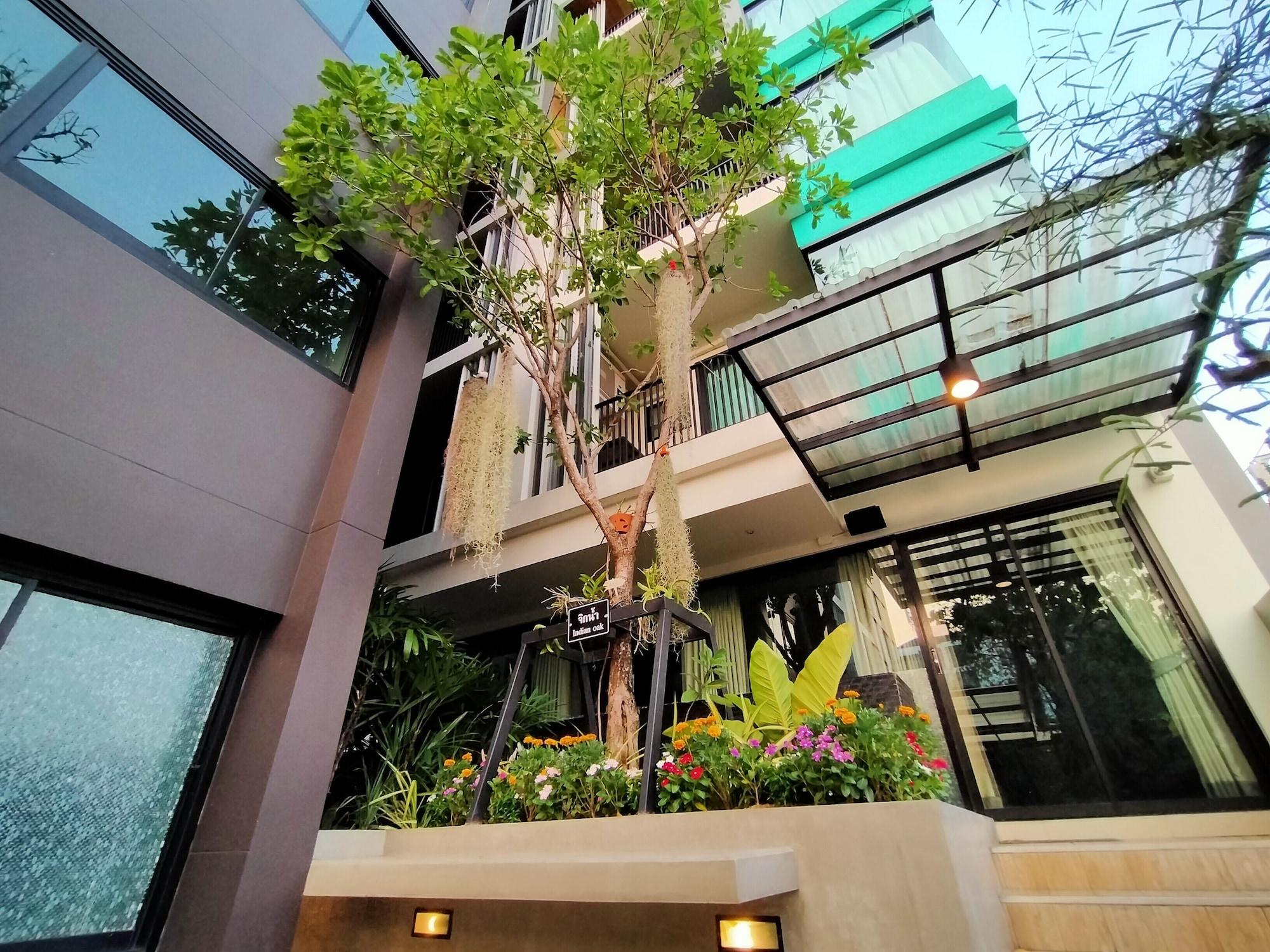 Hotell Siri Ratchada