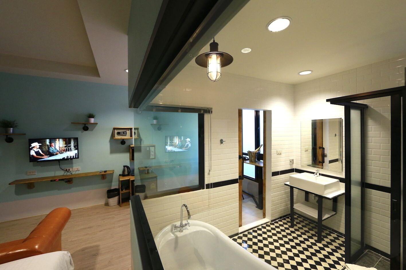 Adagio Hotell 3*