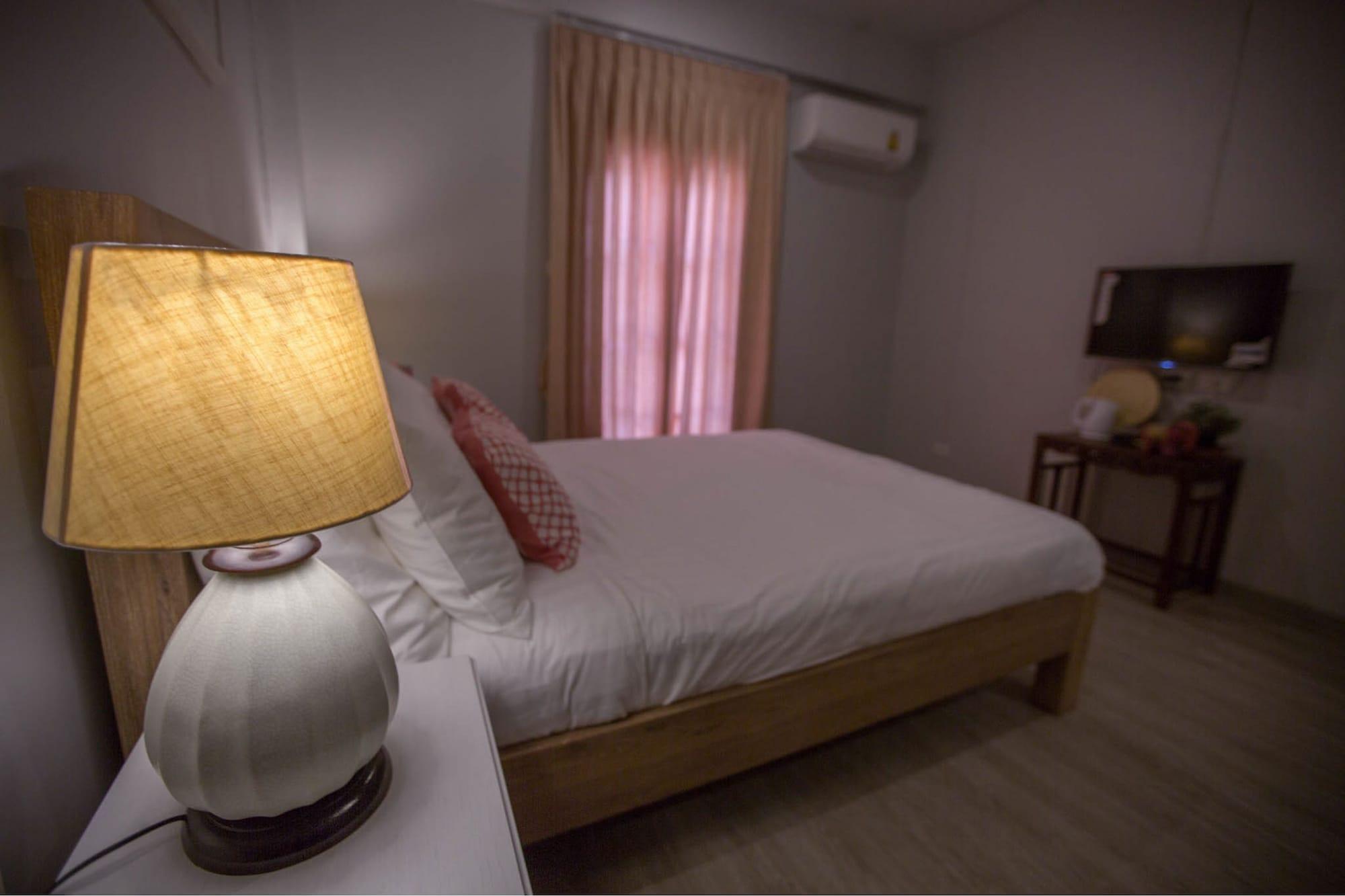 Vera Nidhra - Self Check-in After 6pm Bed & Breakfast