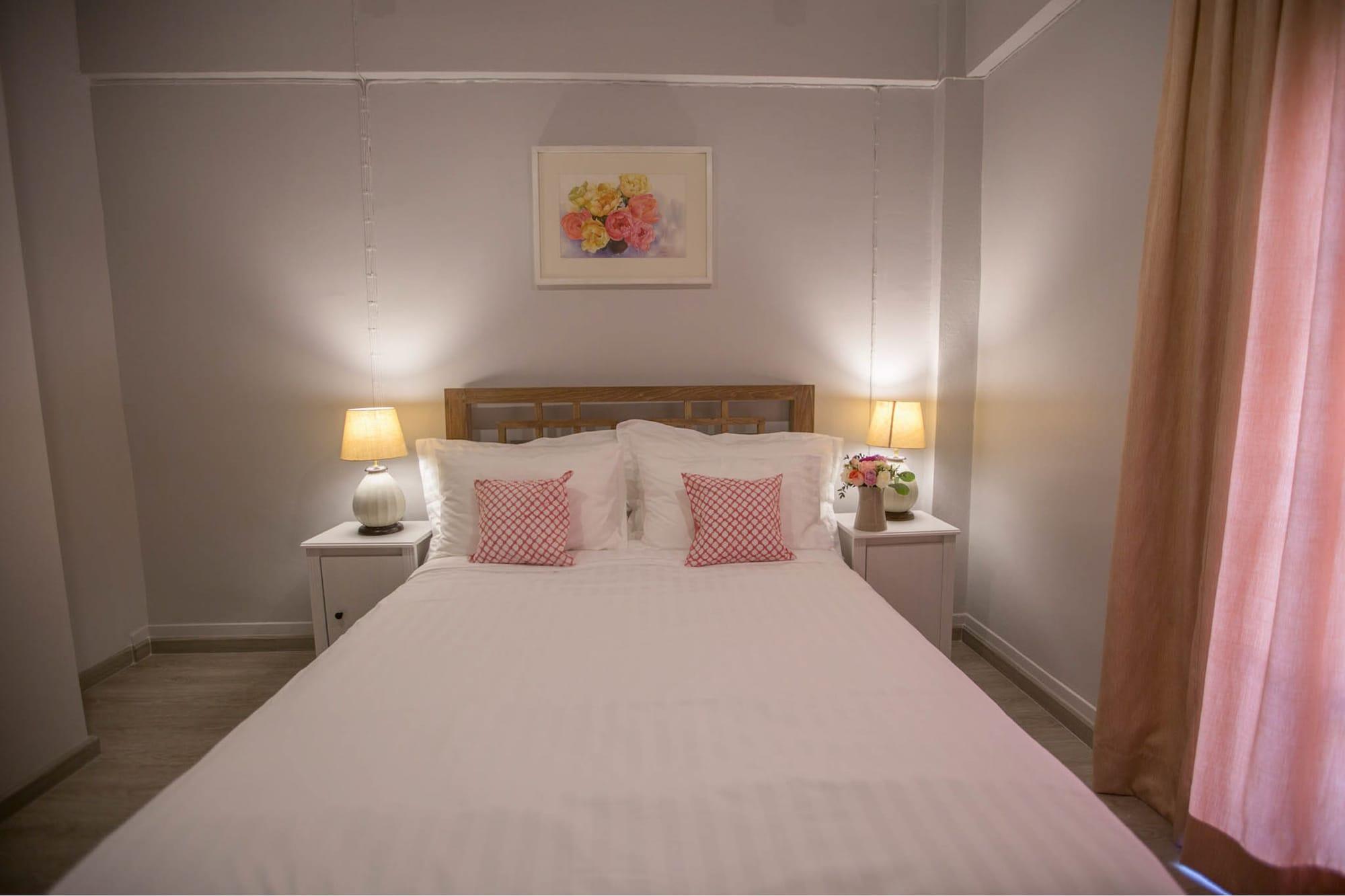 Vera Nidhra - Self Check-in After 6pm Bed & Breakfast 3*