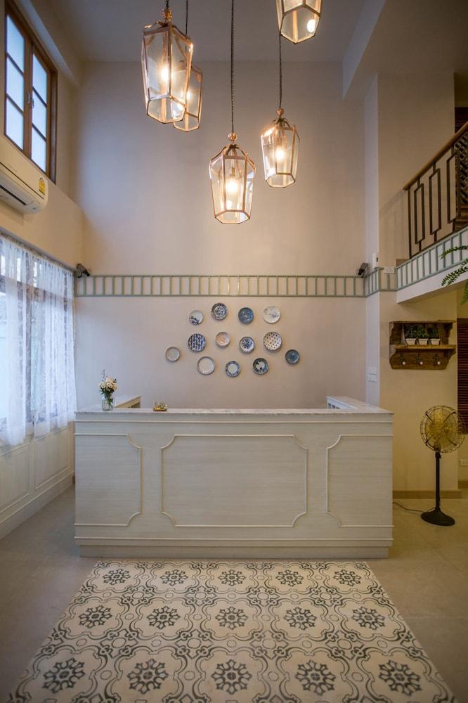 Vera Nidhra - Self Check-in After 6pm Bed & Breakfast Bangkok