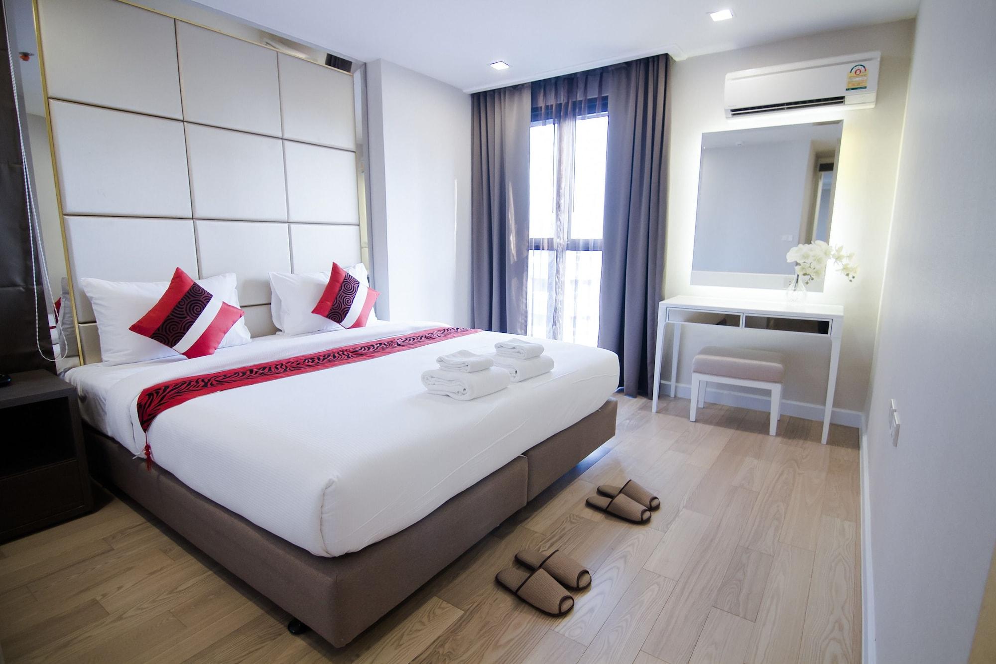 Hope Land Sukhumvit 8 Hotel 4*