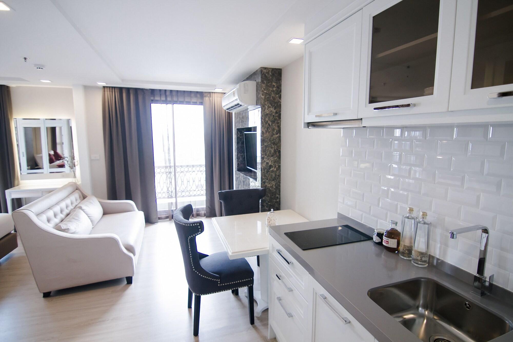 Hope Land Sukhumvit 8 Hotel