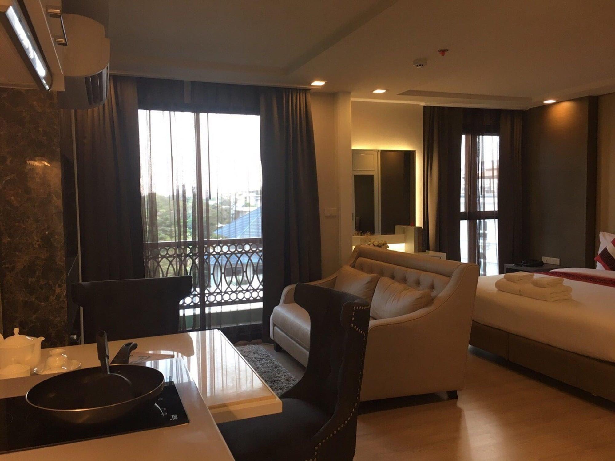 Hope Land Sukhumvit 8 4*