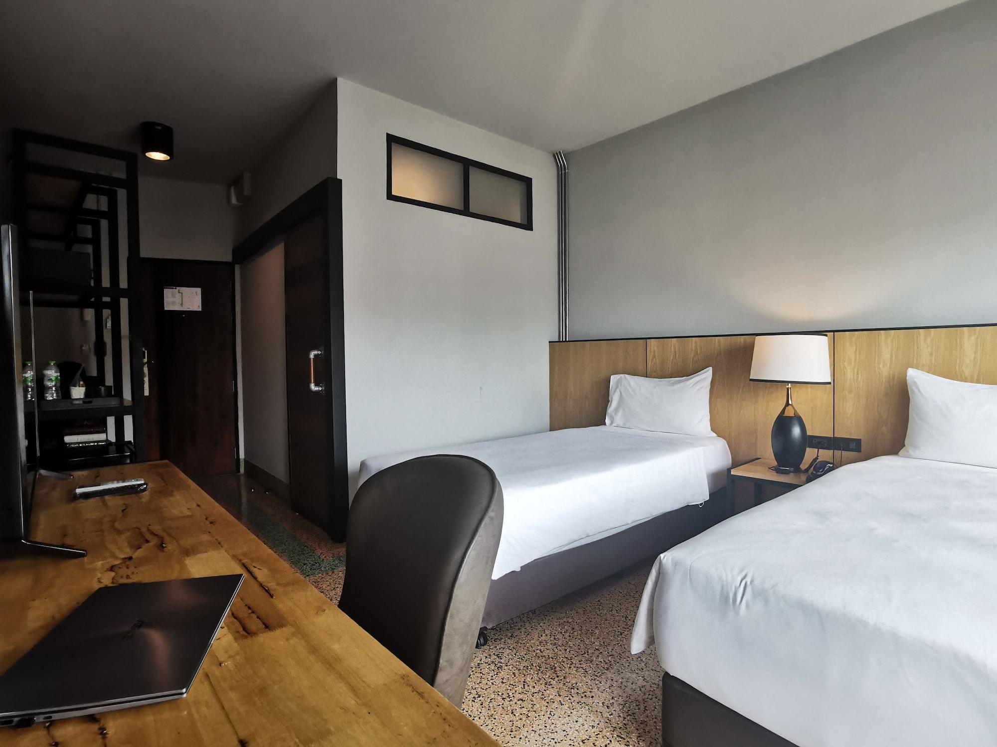 Hotel W22 By Burasari