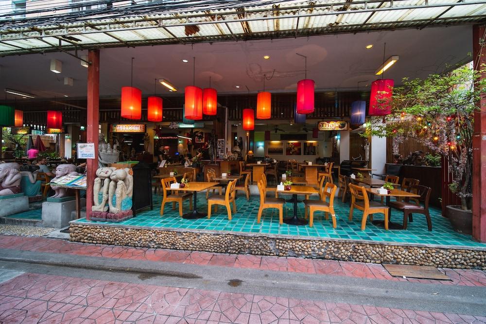 Hotel Wild Orchid Bangkok
