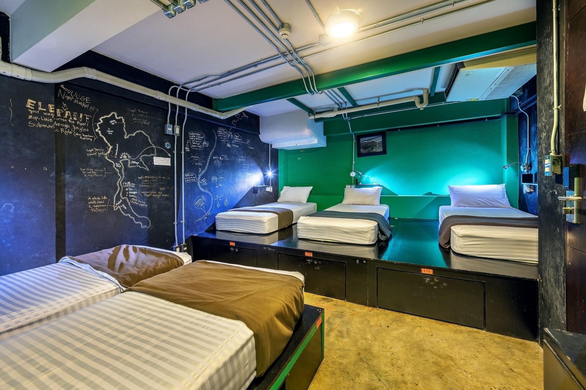 Hostel Silom Art *