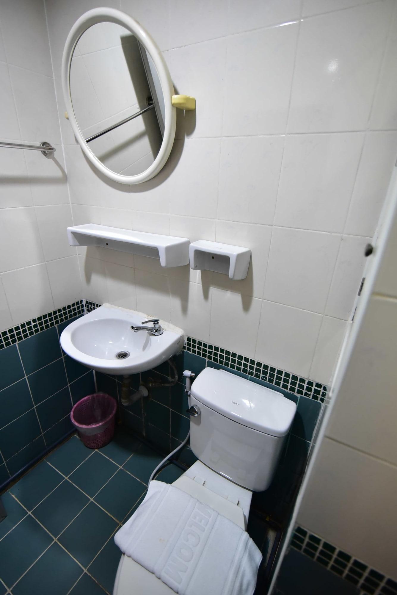 Thara House 2* Bangkok