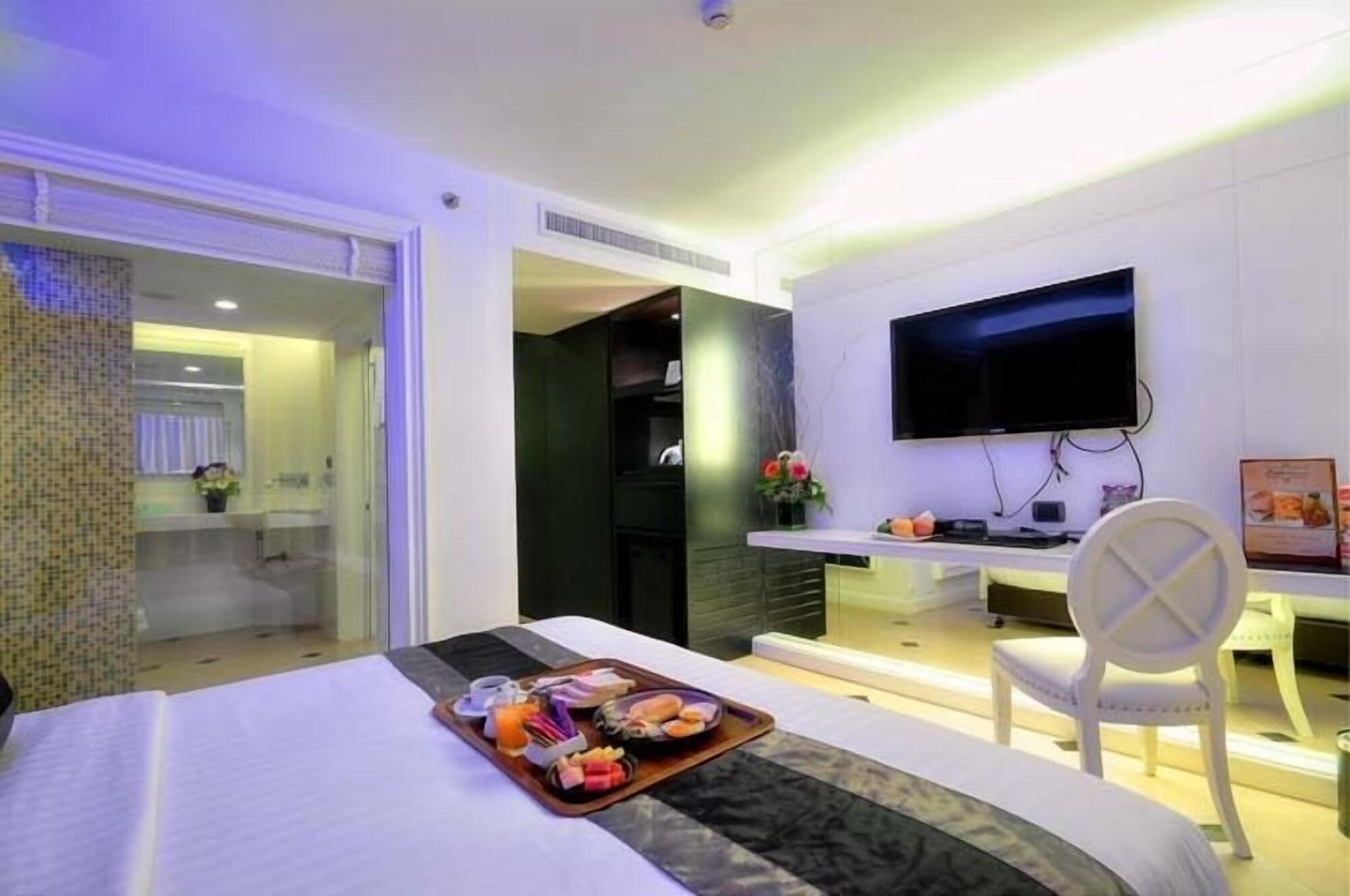 Aspira Skyy Sukhumvit 1 Hotel