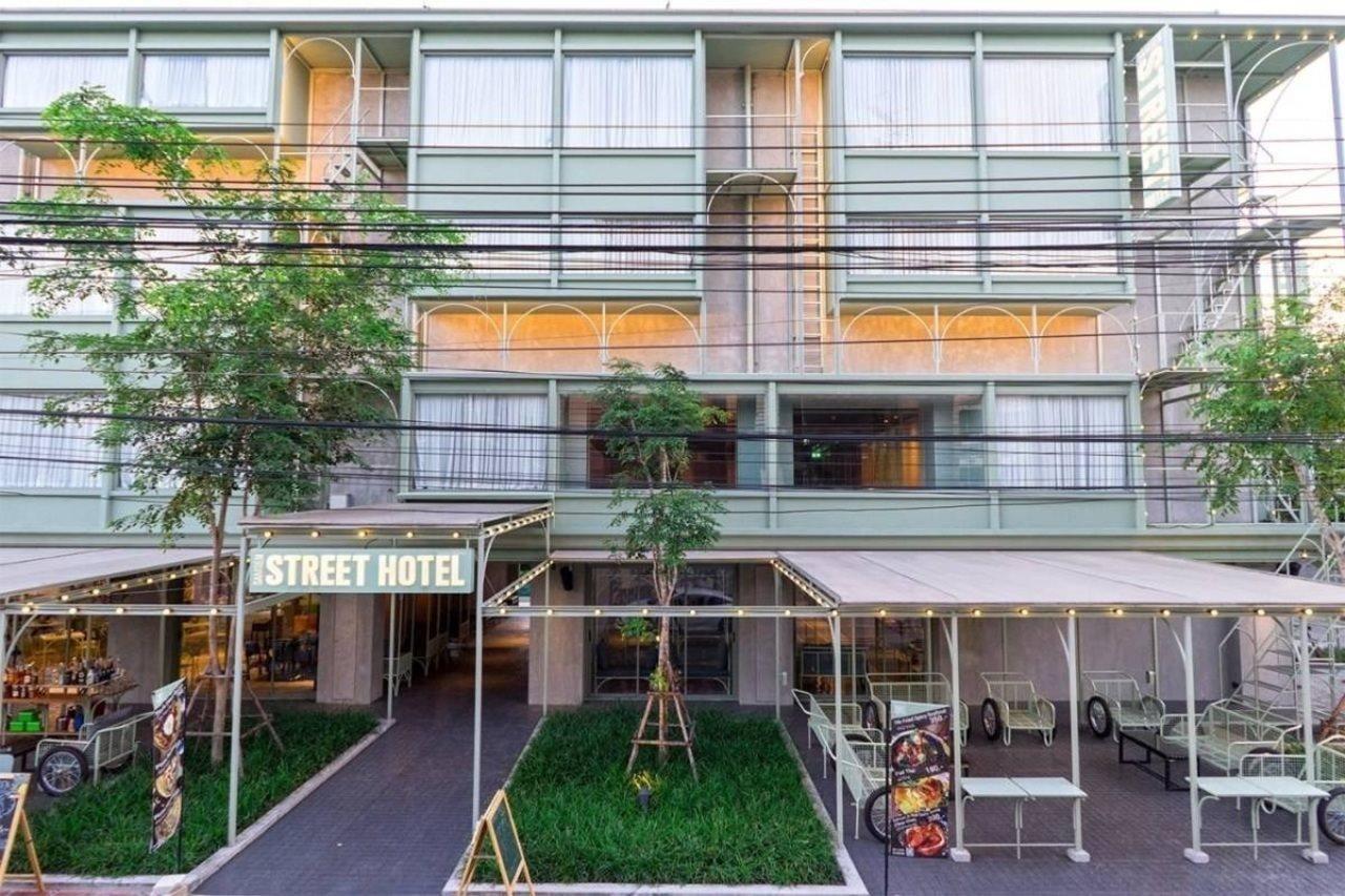 Samsen Street