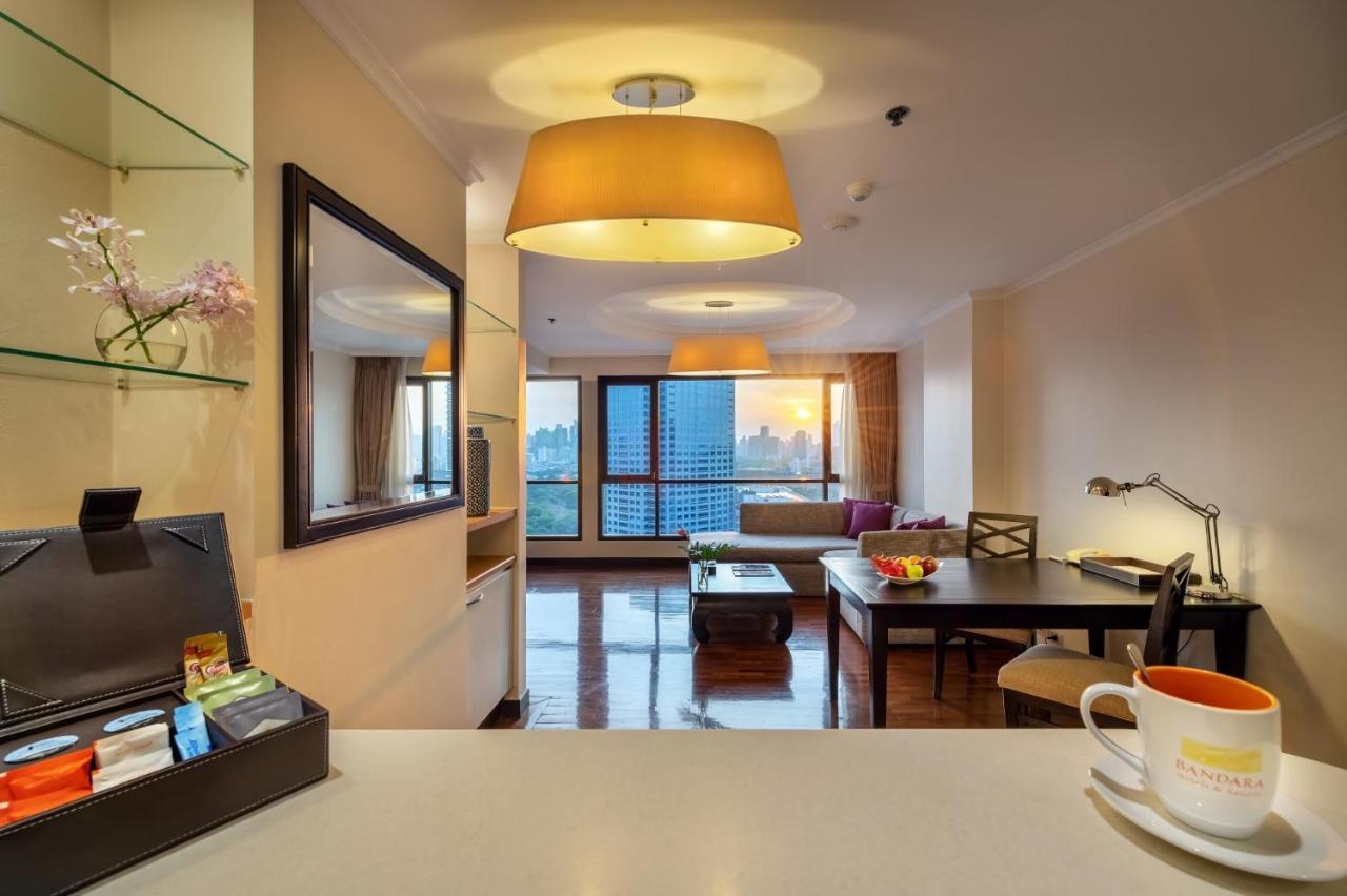Bandara Silom, Hotel