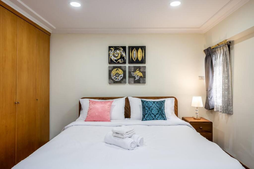 At Nana-5bed, Center, Nana Bts, Mbk, World, Siam Bangkok