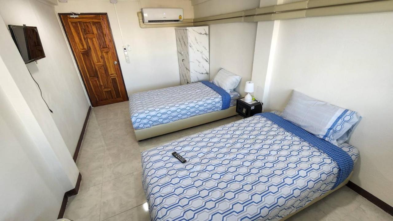 A4 Dindaeng Apartment