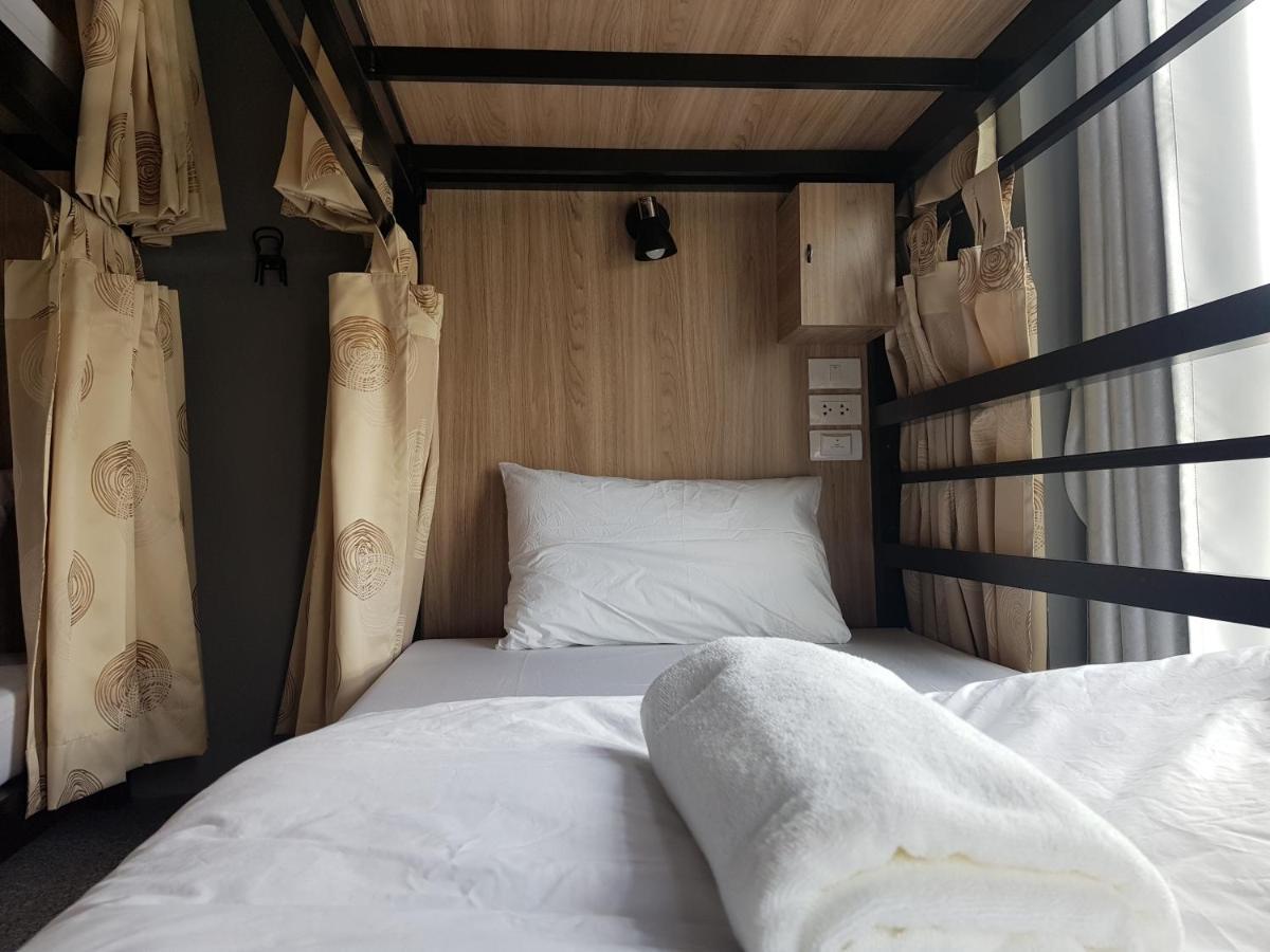Sleep To Fly & Suvarnabhumi Airport Hostal *