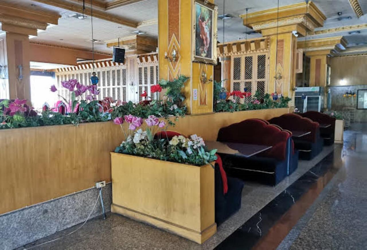 Hotell 13 Coins Airport Ngam Wong Wan - Domestic