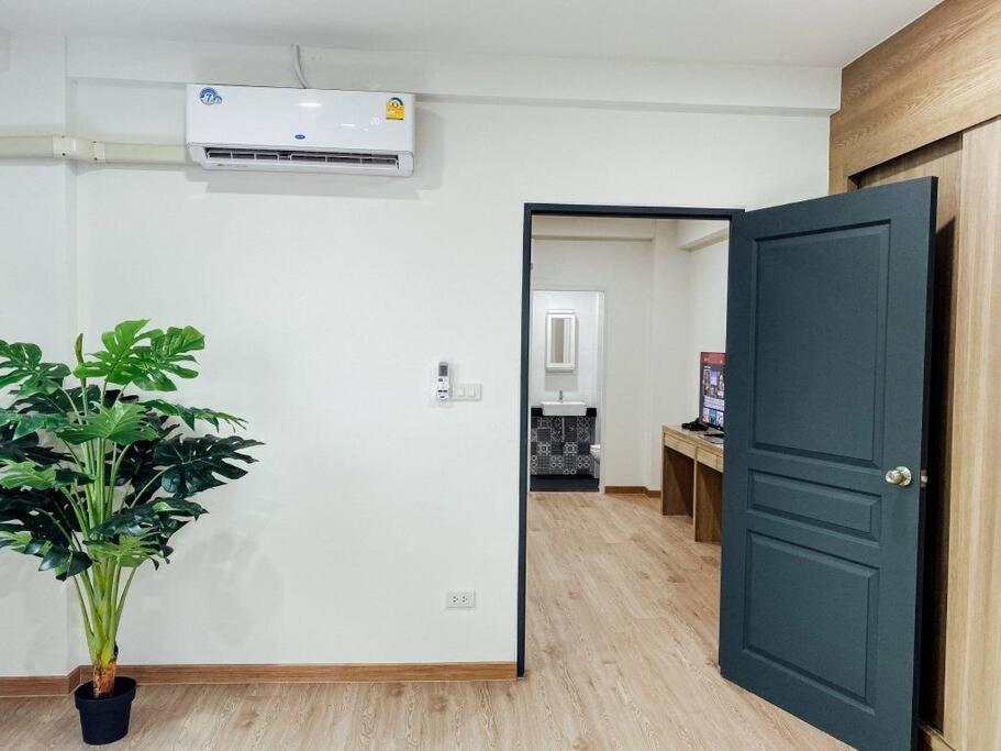 Appartamento Gp House - Private Sukhumvit 81 Bts Onnut Bangkok