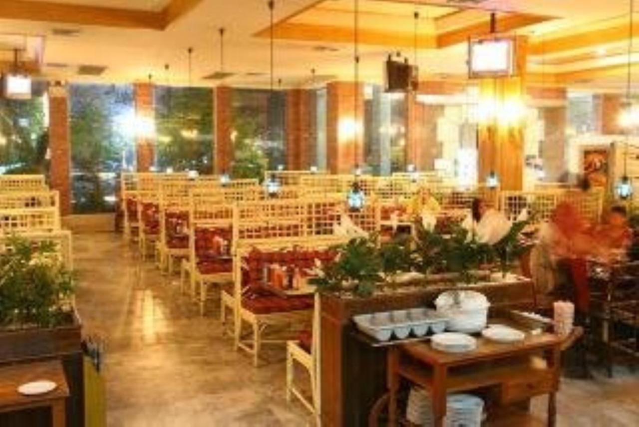 13 Coins Airport Ngam Wong Wan - Domestic