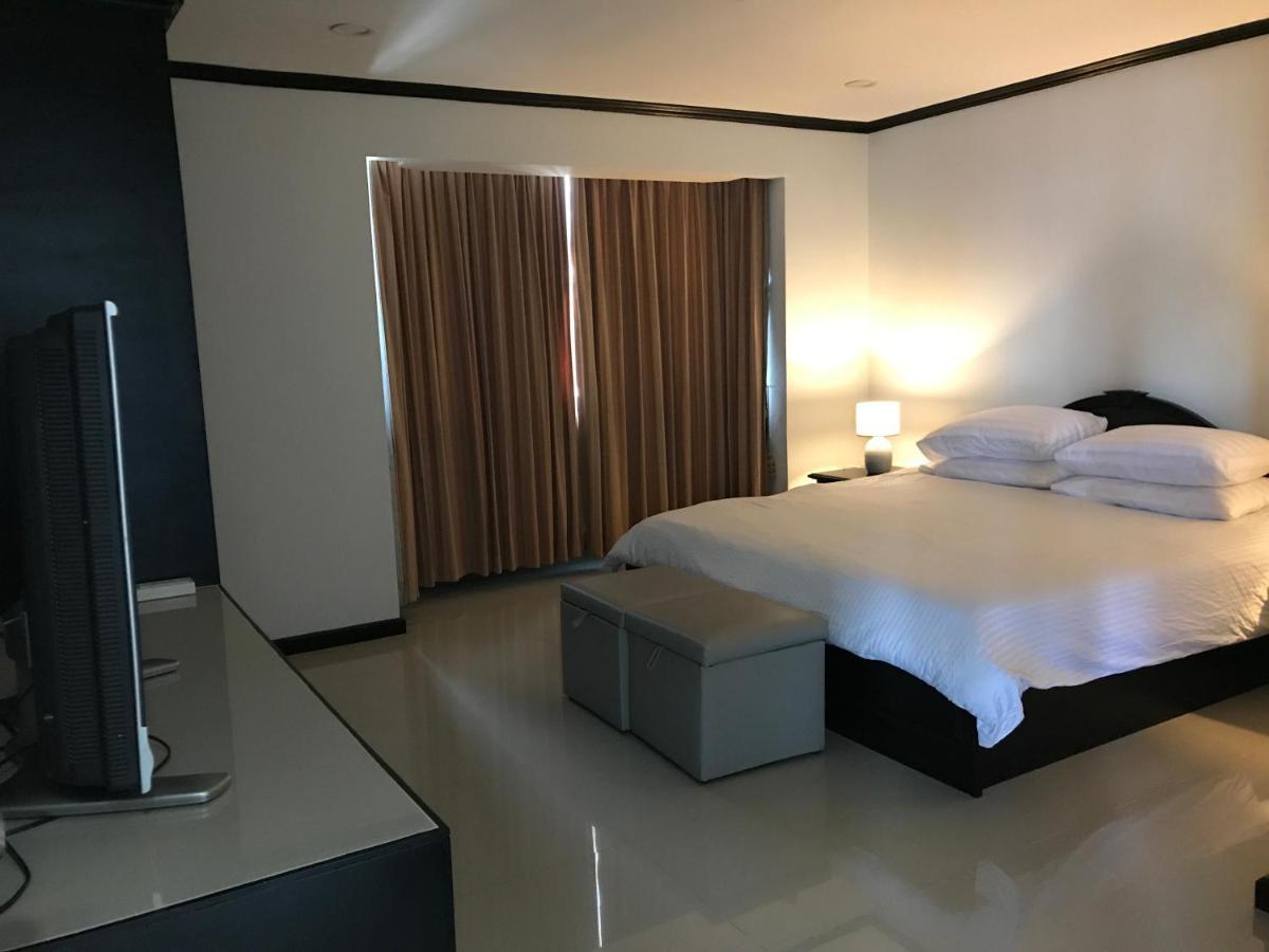Omnitower Two Bedroom Cozy Appartement