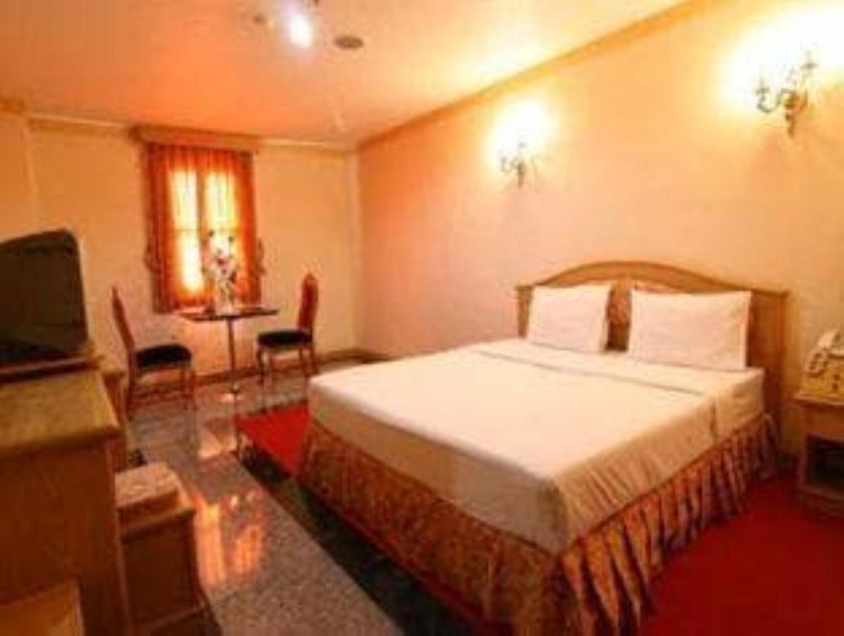 Hotel 13 Coins Airport Ngam Wong Wan - Domestic