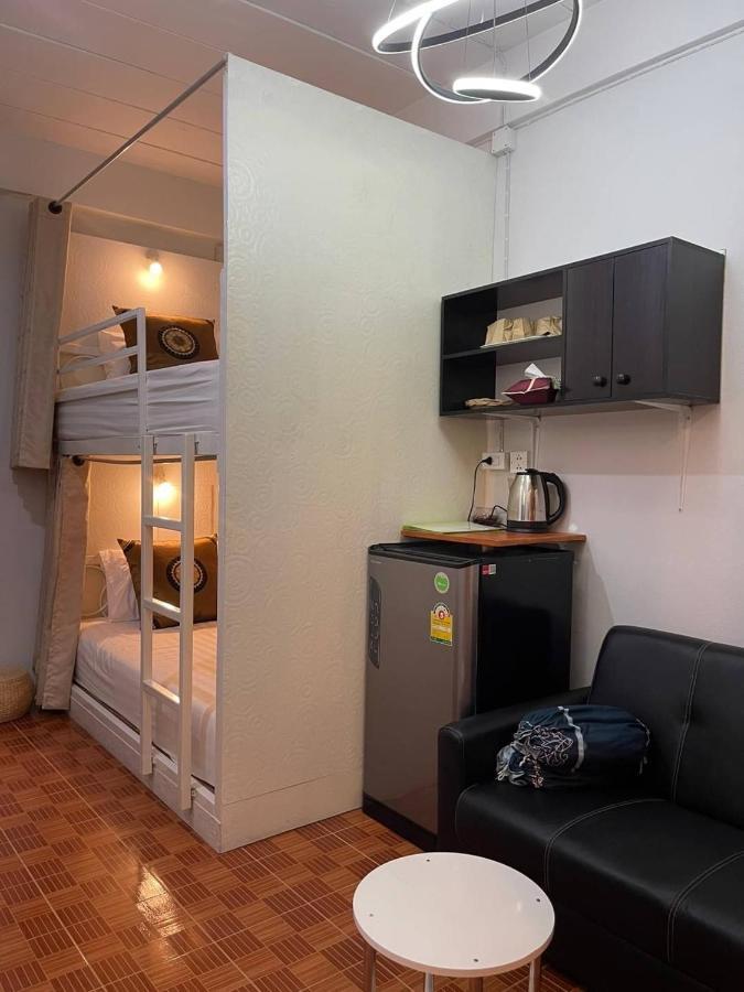 Khách sạn Acozyposhtel Bangkok