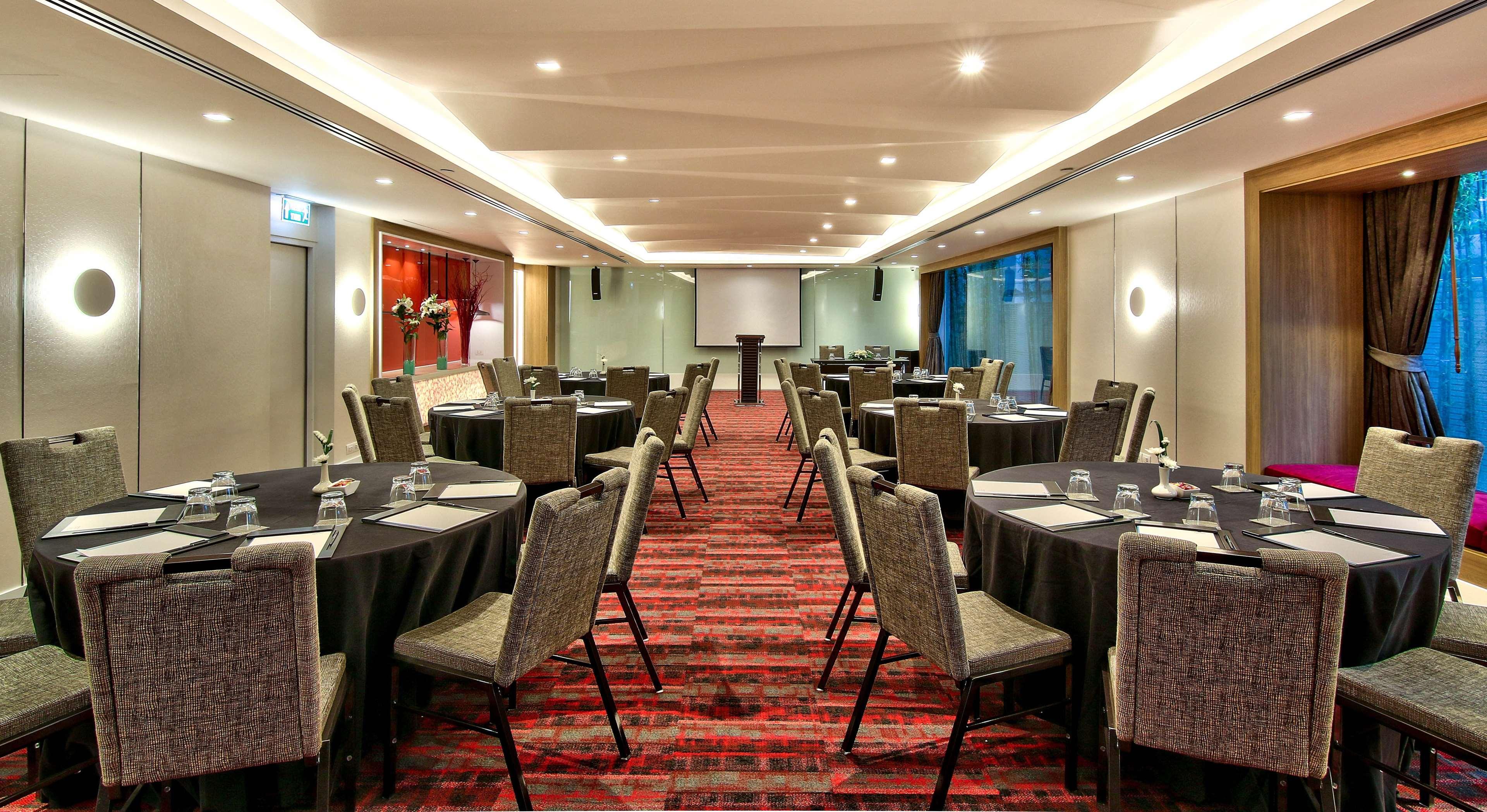 Park Plaza Soi 18 4*