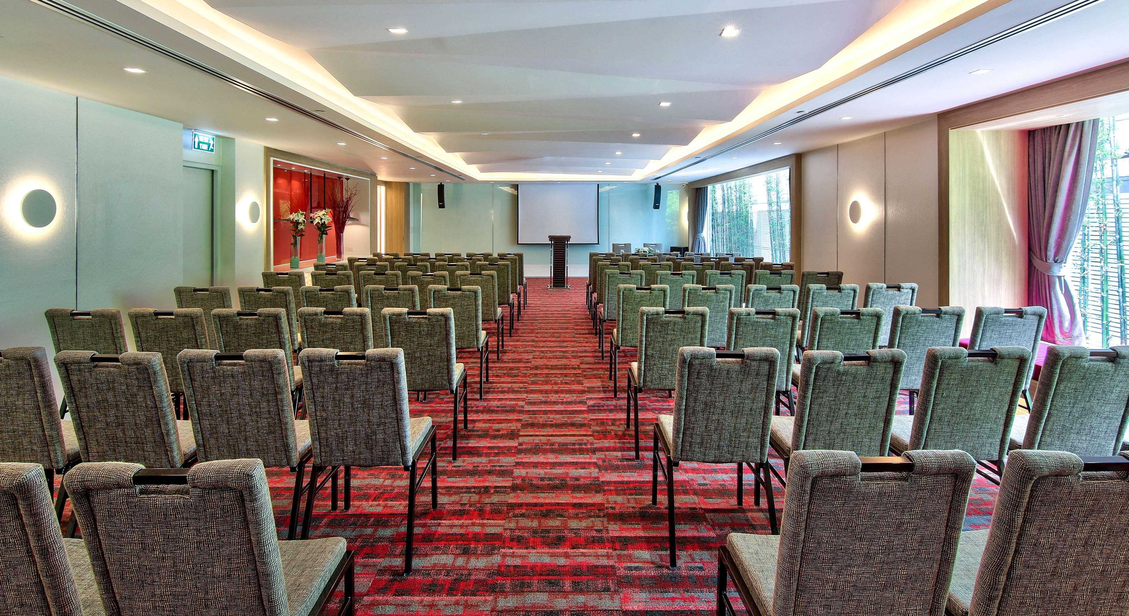 Park Plaza Soi 18