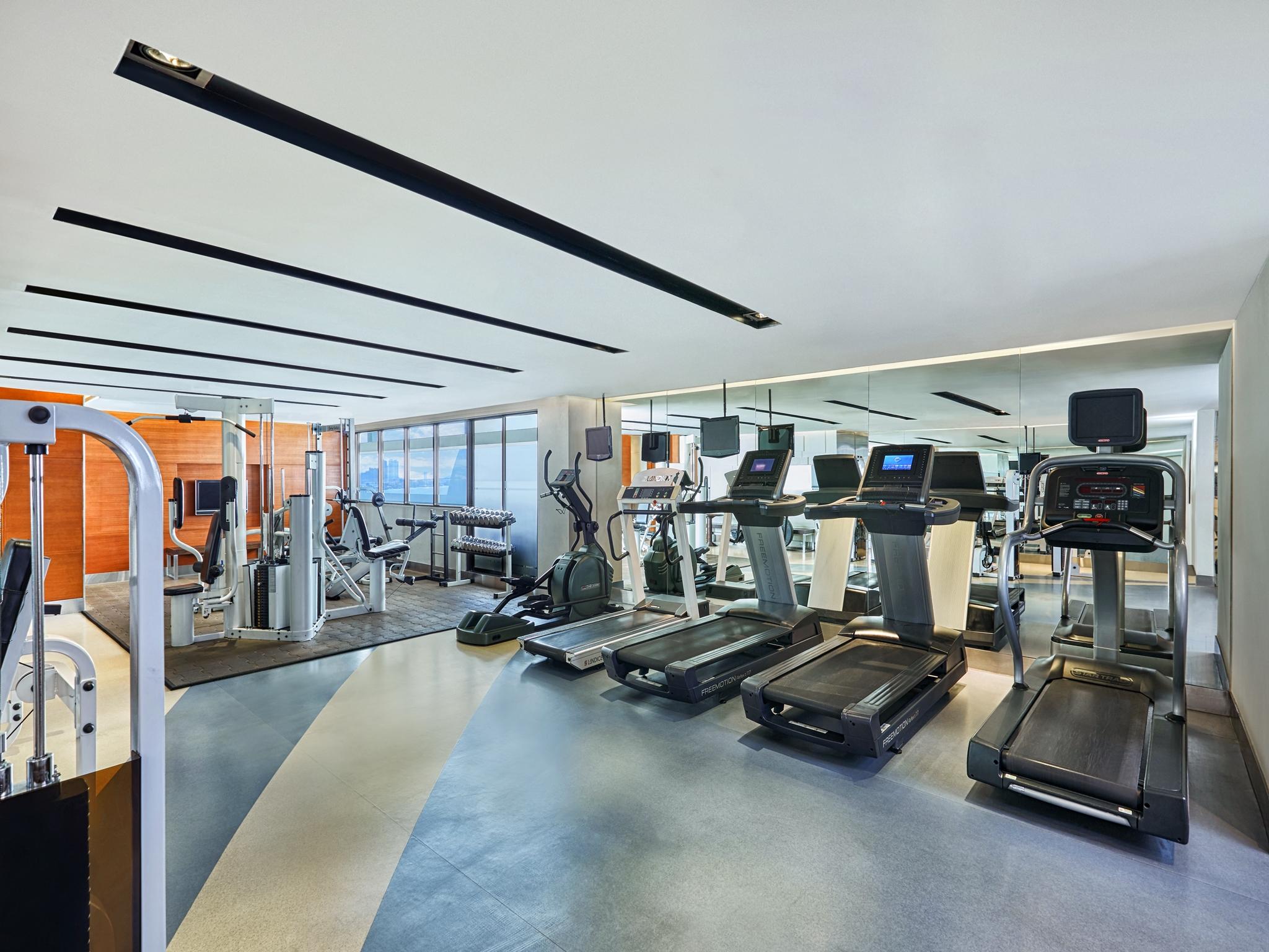 Centre Point Plus Hotel Silom - Newly Renovated 4* Bangkok
