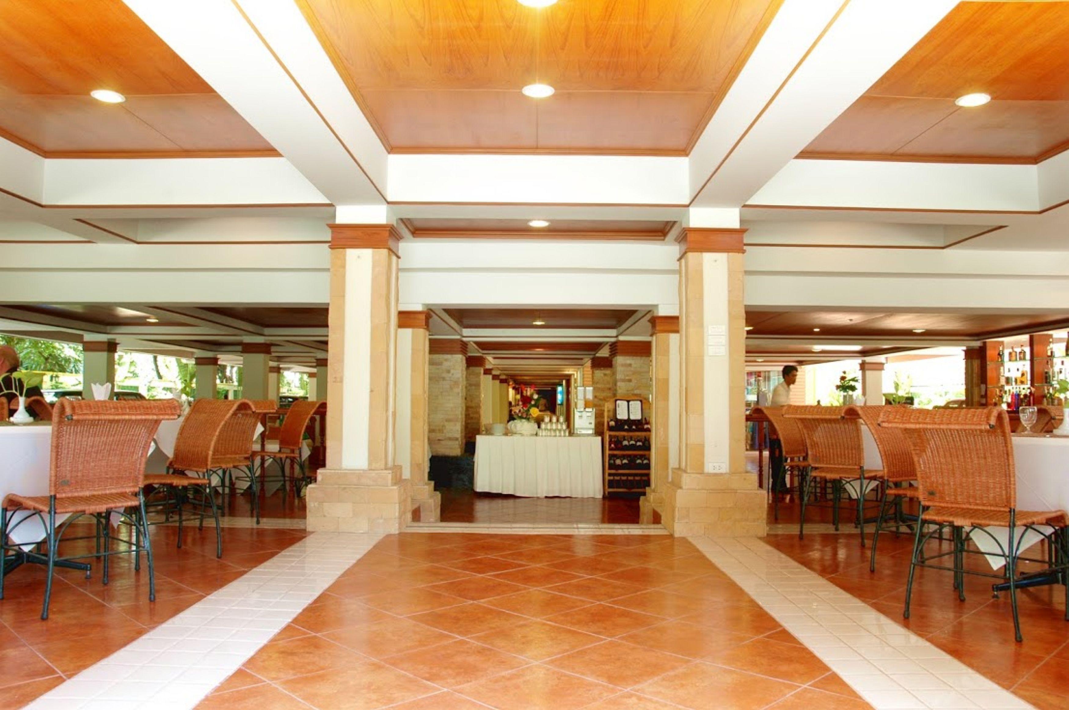 Khách sạn Royal Ivory Sukhumvit Nana