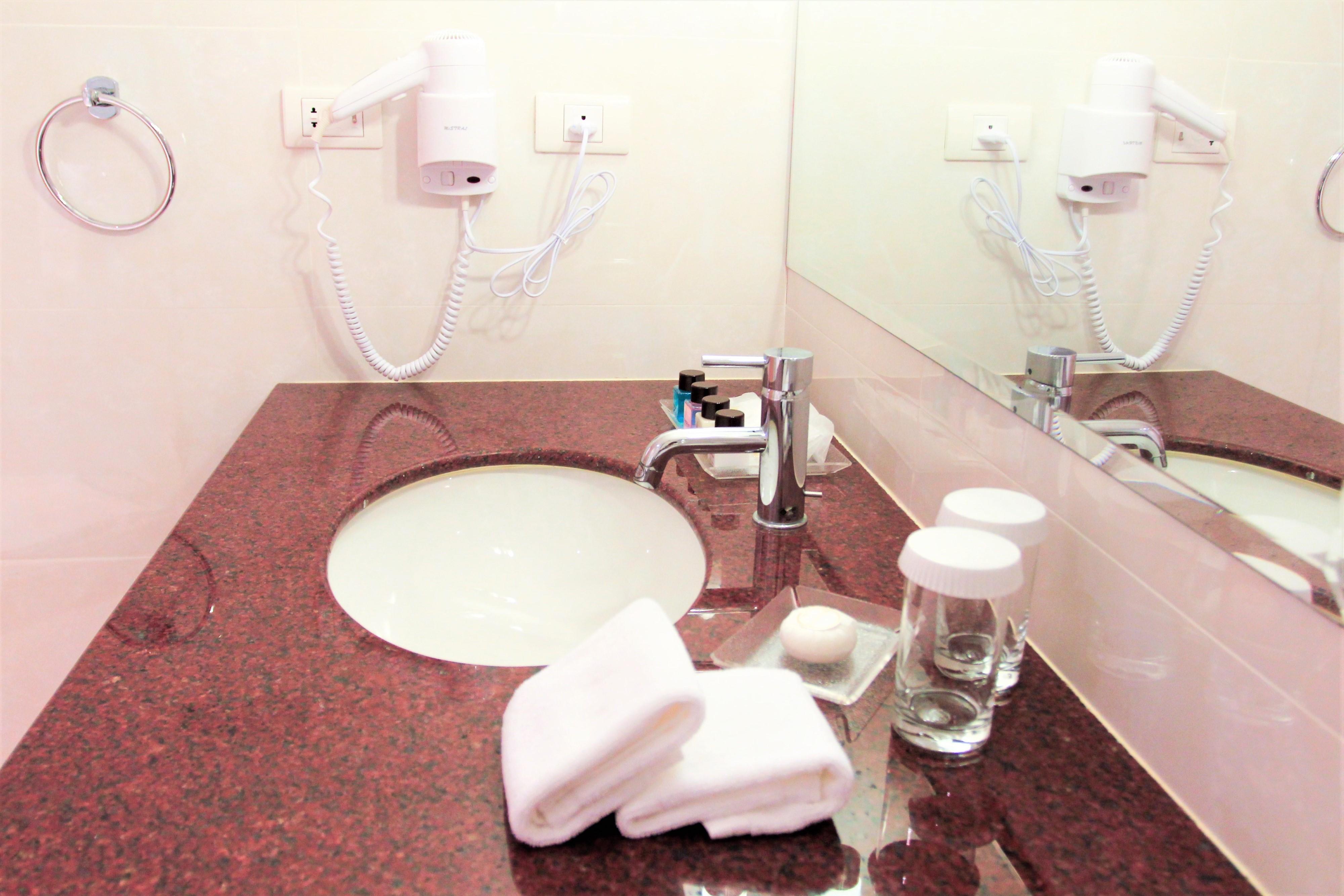Petals Inn 3*