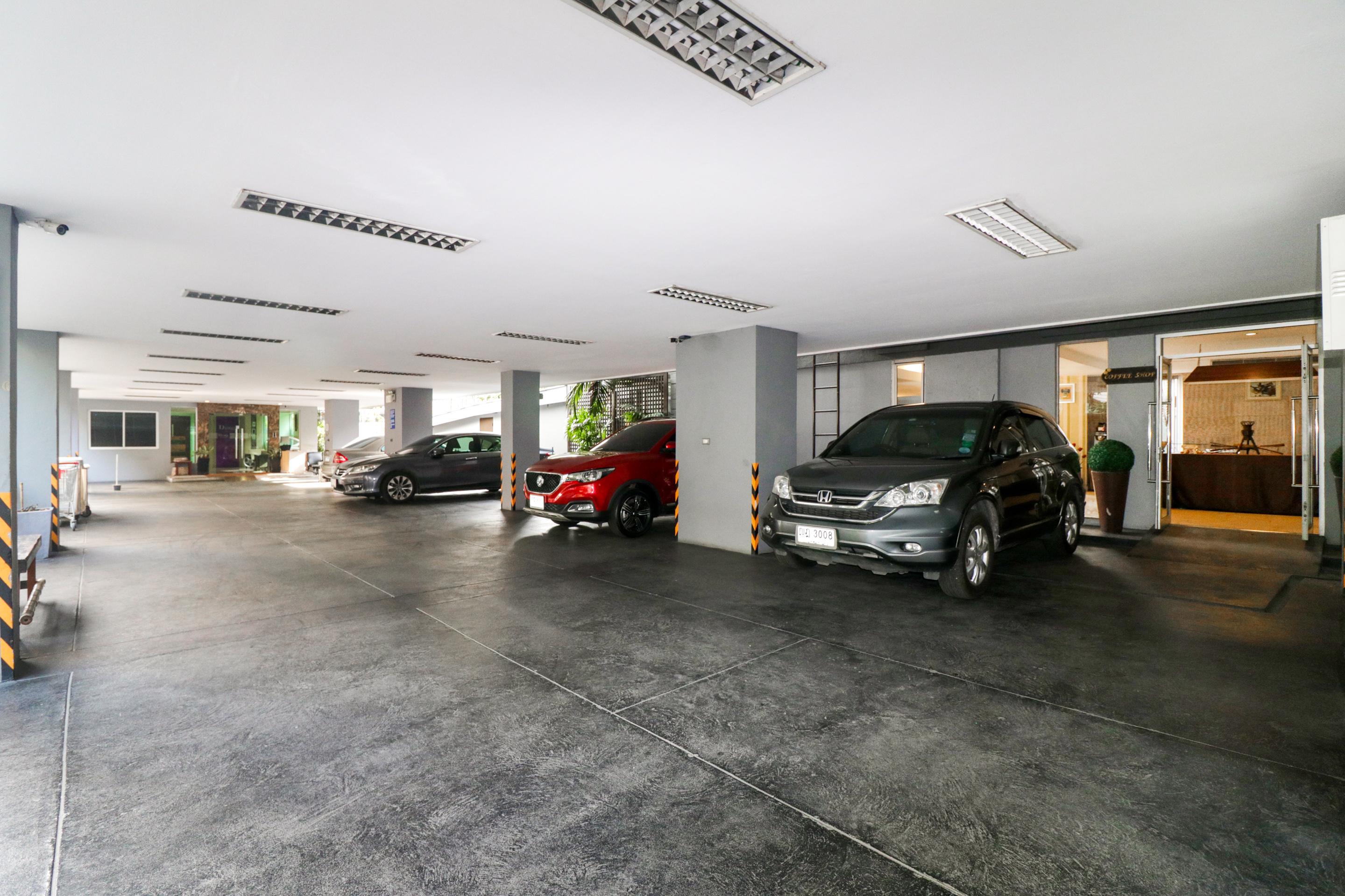 Bally Sukhumvit Hotel 3*